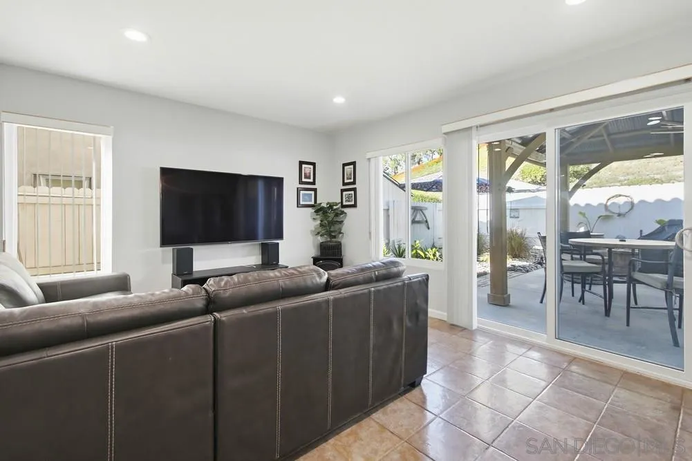 https://cdn.realtyfeed.com/cdn/127/250046349/cc881ee3ce8db350a5485b0e0a8d5710.webp