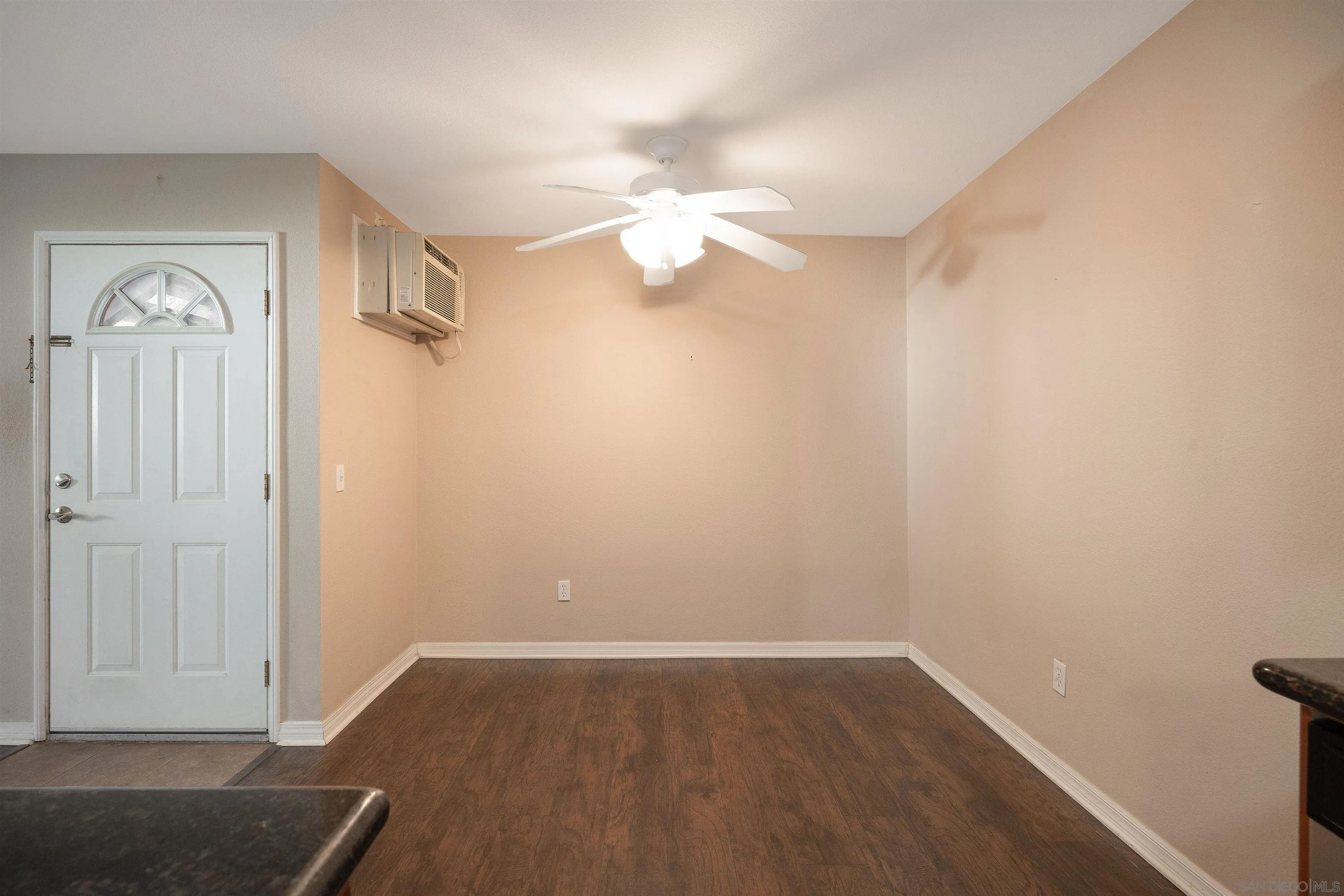 Photo #4: 250046355 Listing: Photo #4