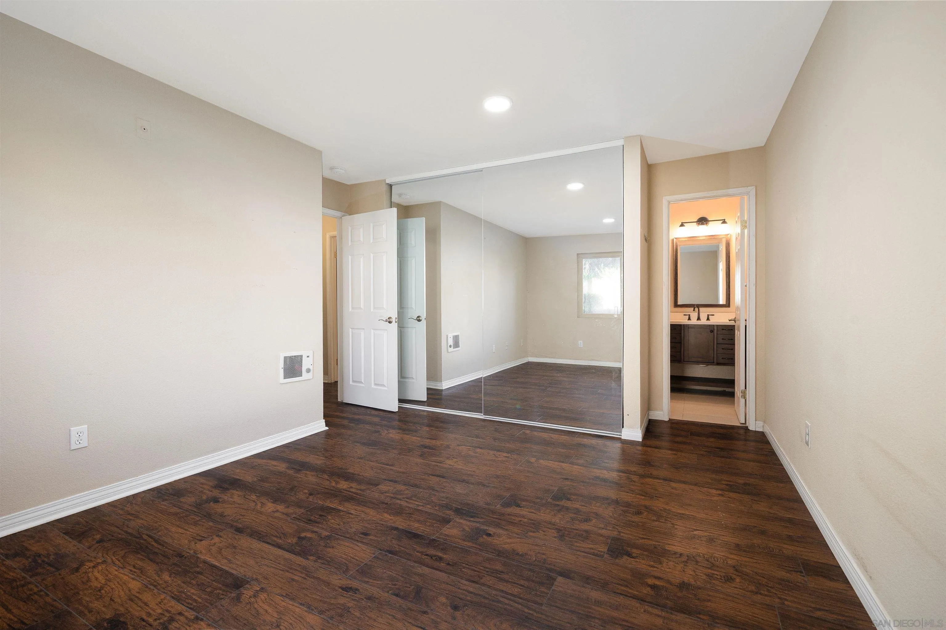 Photo #12: 250046355 Listing: Photo #12