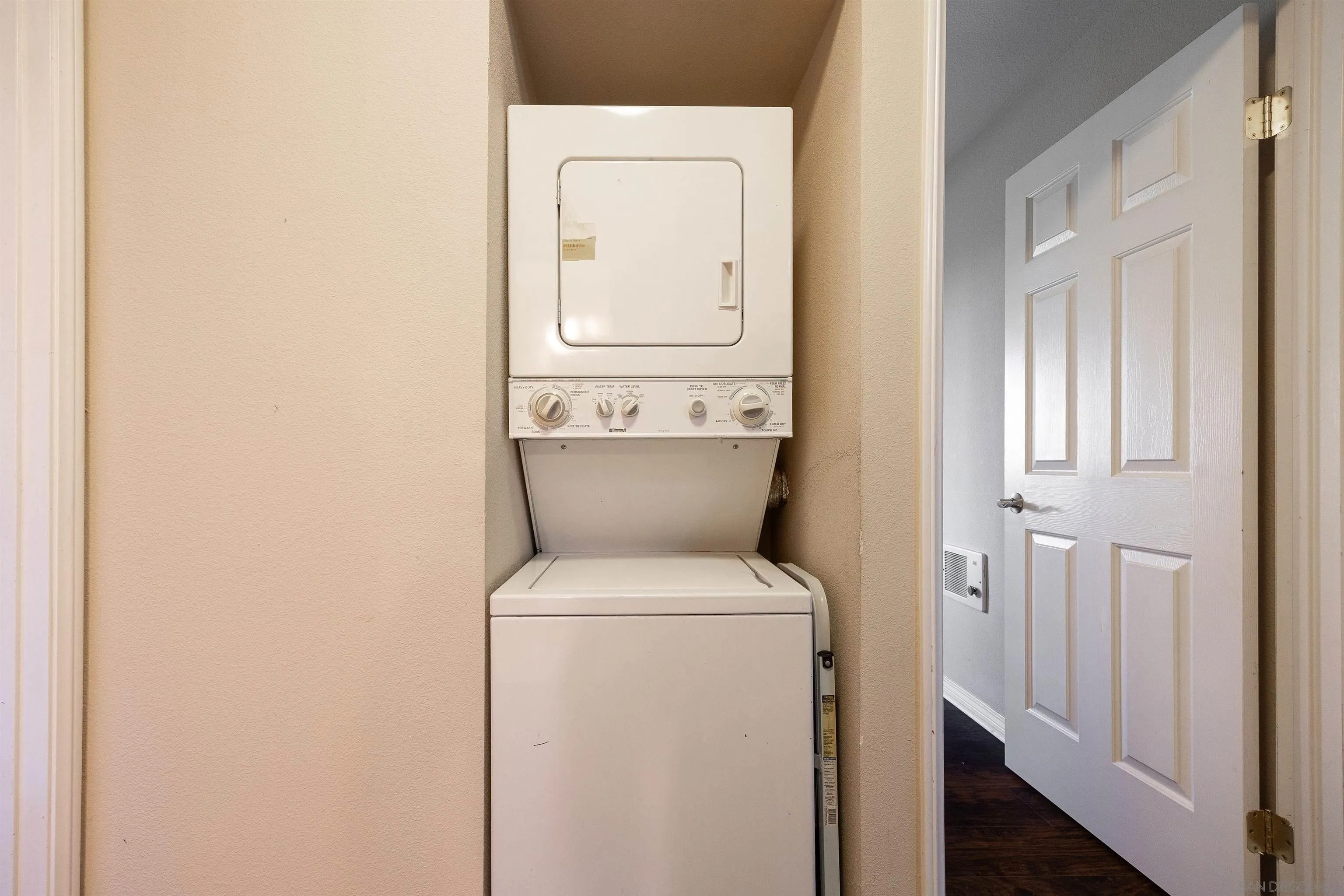 Photo #14: 250046355 Listing: Photo #14