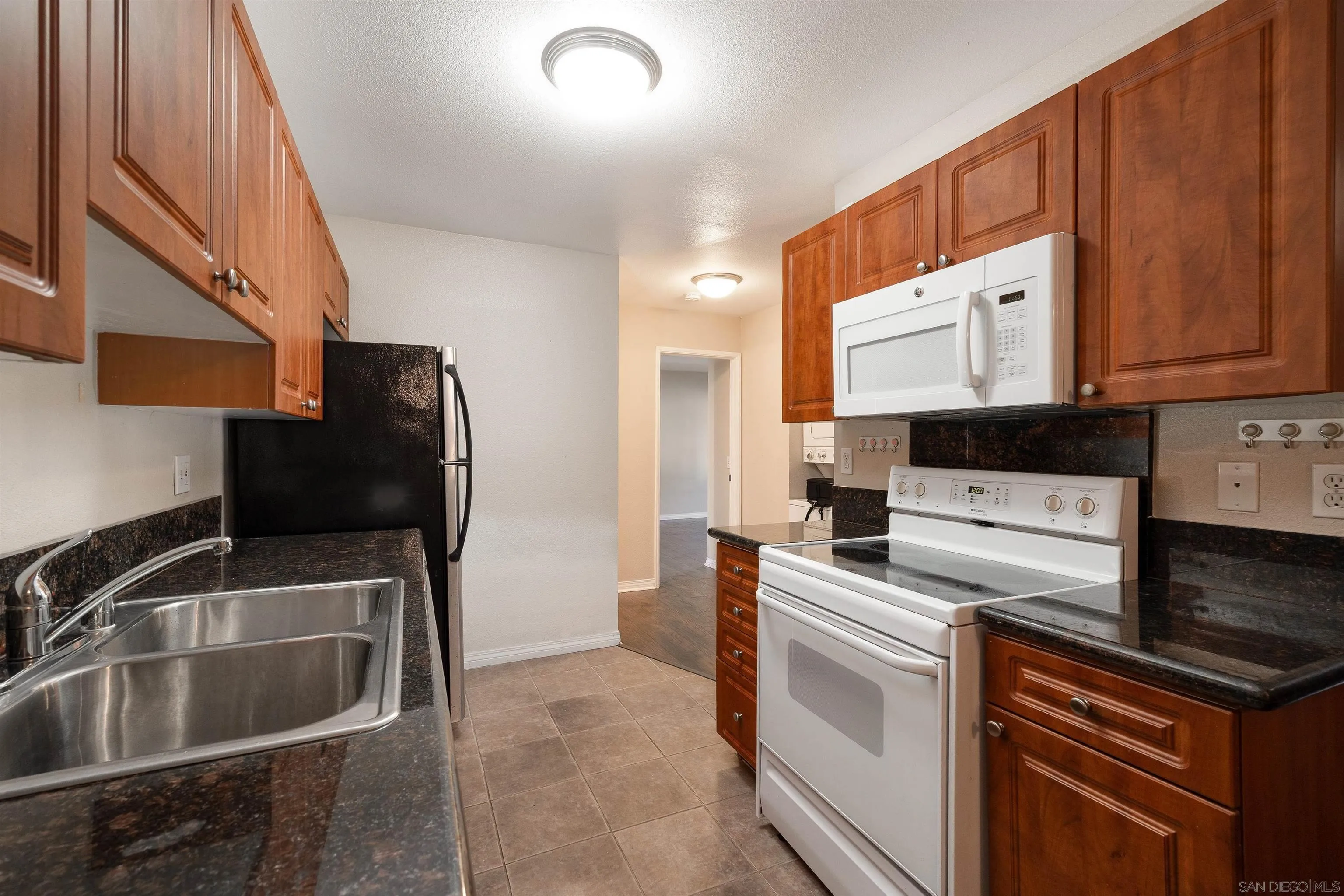 Photo #7: 250046355 Listing: Photo #7