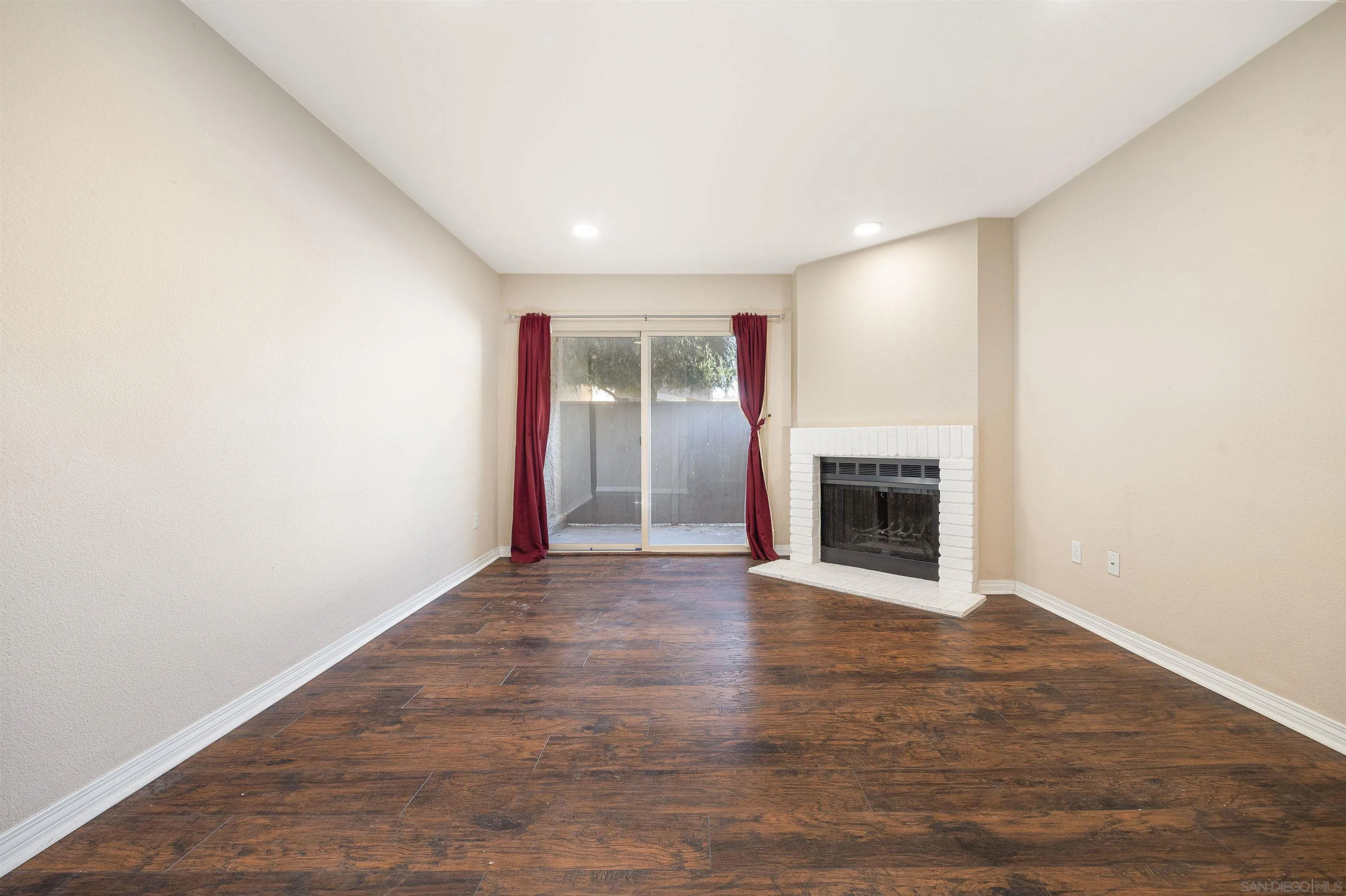 Photo #2: 250046355 Listing: Photo #2