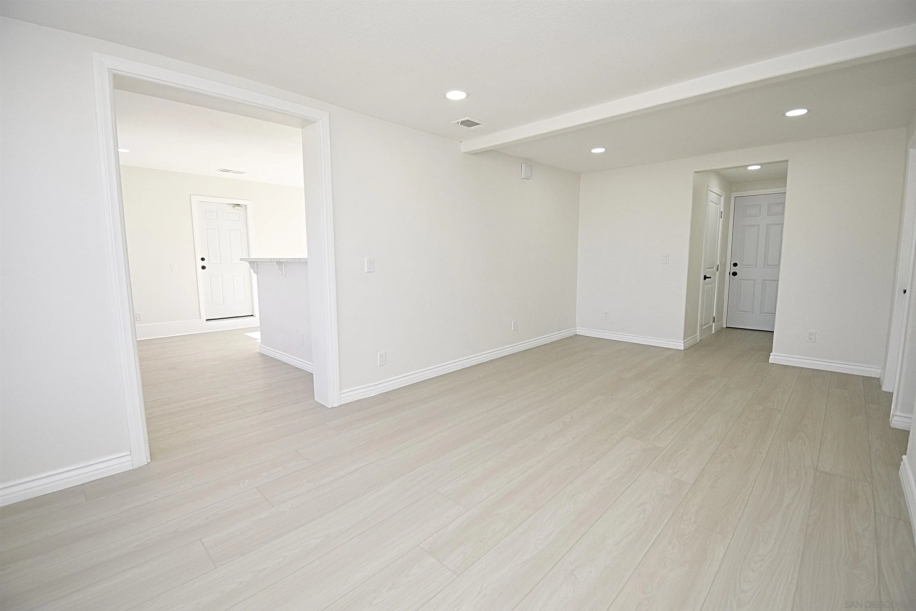 https://cdn.realtyfeed.com/cdn/127/250046357/42c0210a3a678f4b34264669378a65fa.webp