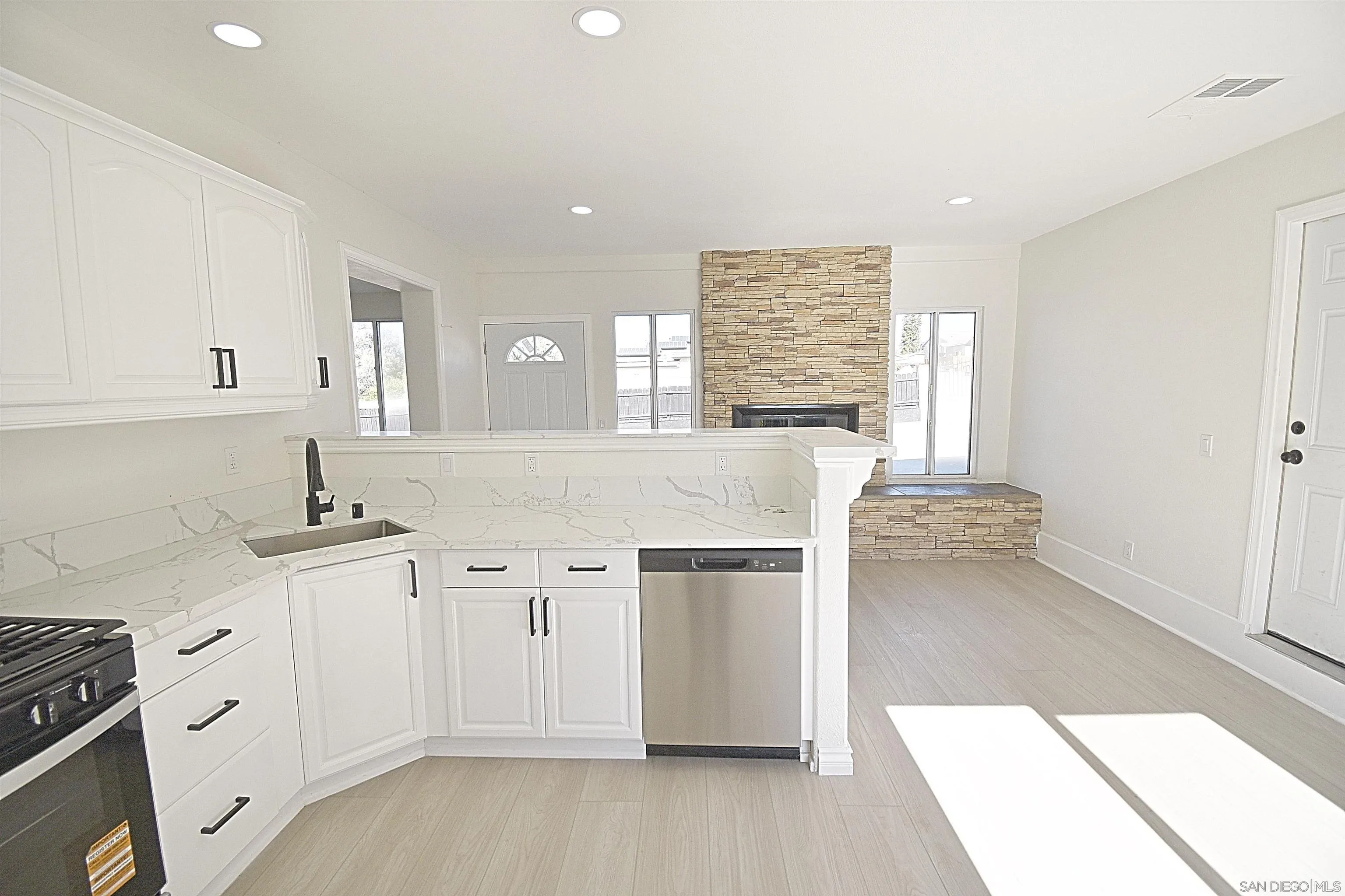https://cdn.realtyfeed.com/cdn/127/250046357/5b76ce57629ca165719219796c5b5228.webp