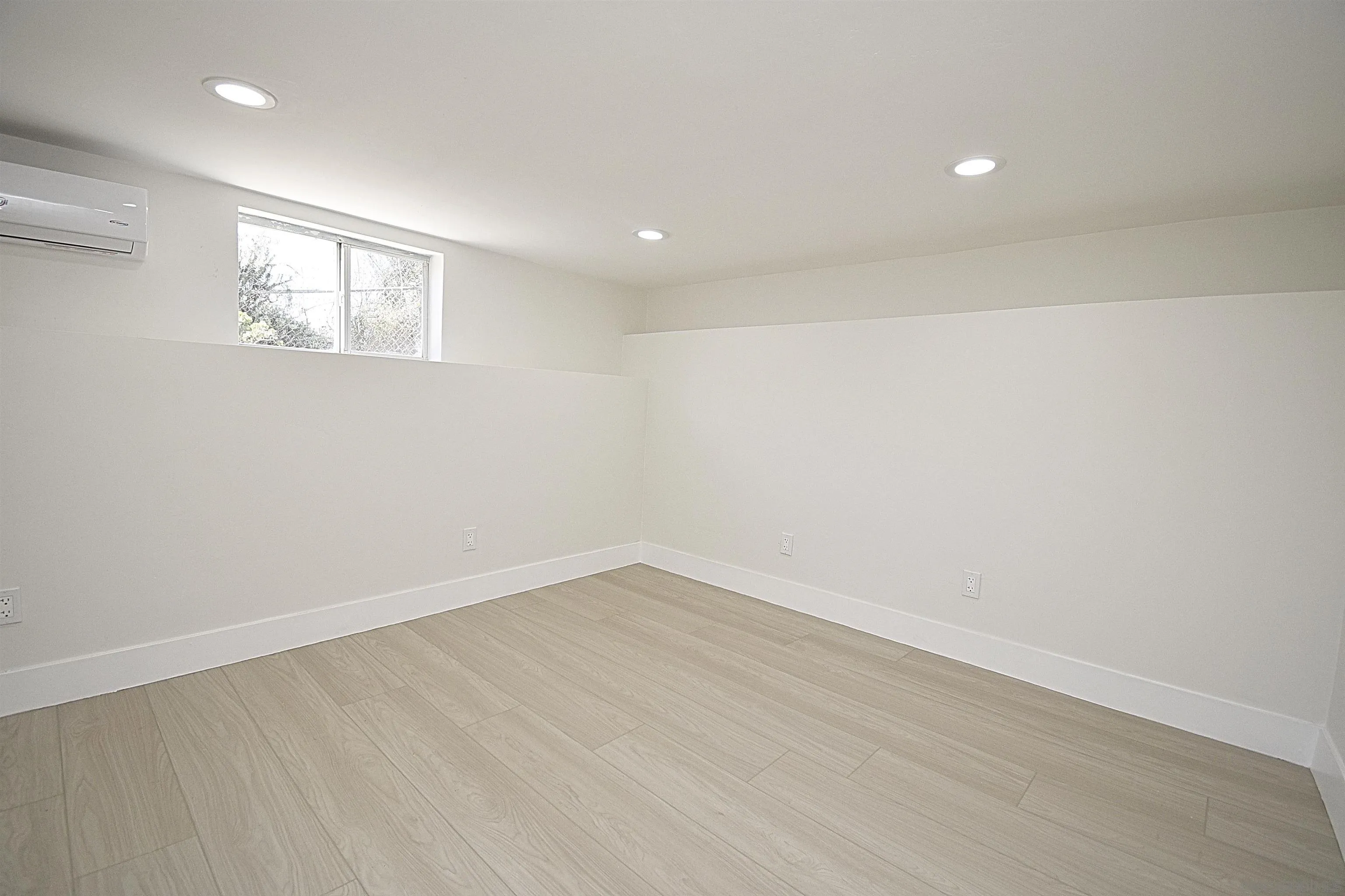 https://cdn.realtyfeed.com/cdn/127/250046357/729100d34a1736c7538807ad0f2d2a7d.webp