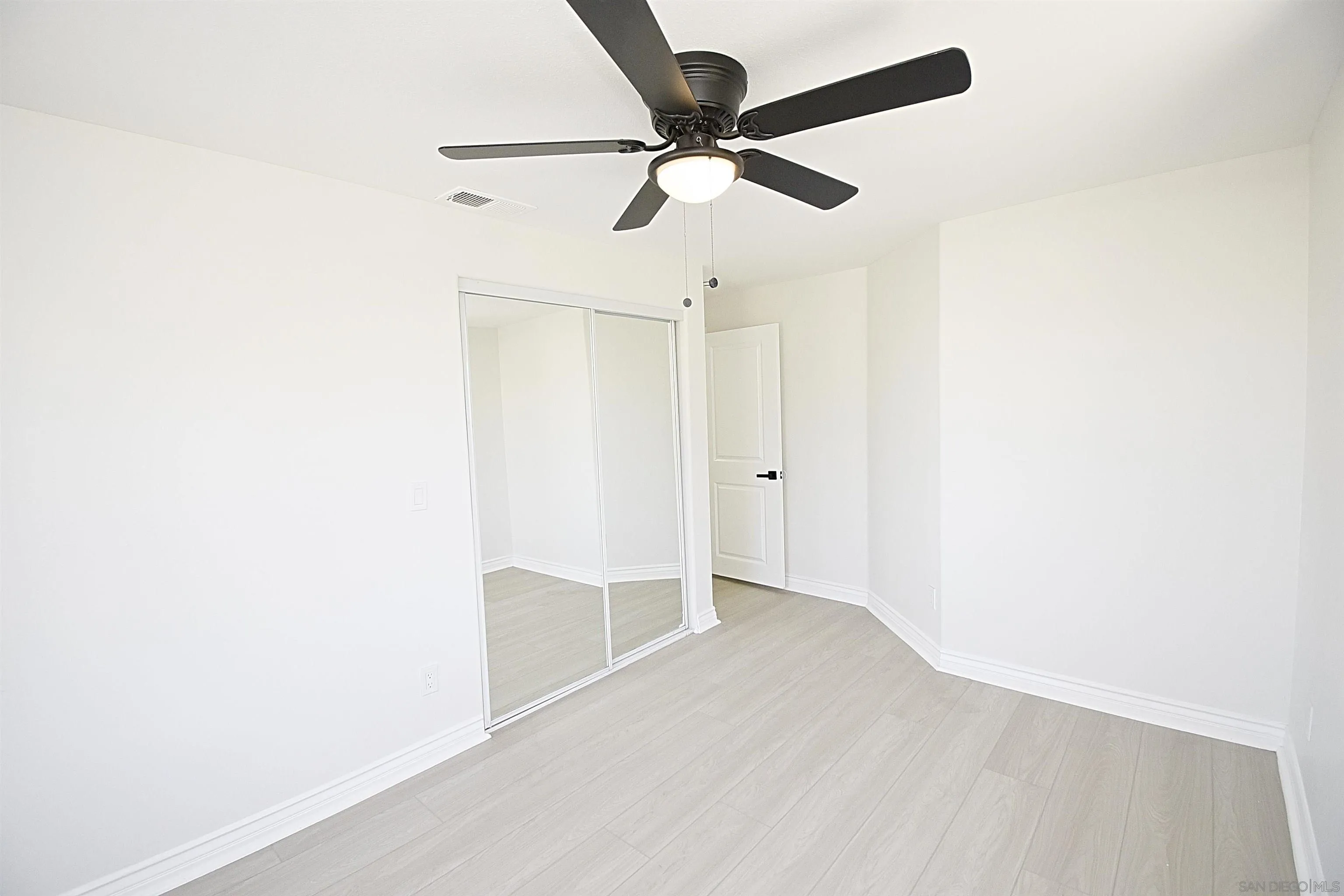 https://cdn.realtyfeed.com/cdn/127/250046357/a3212aae60c8a52686db22319ed6a94b.webp