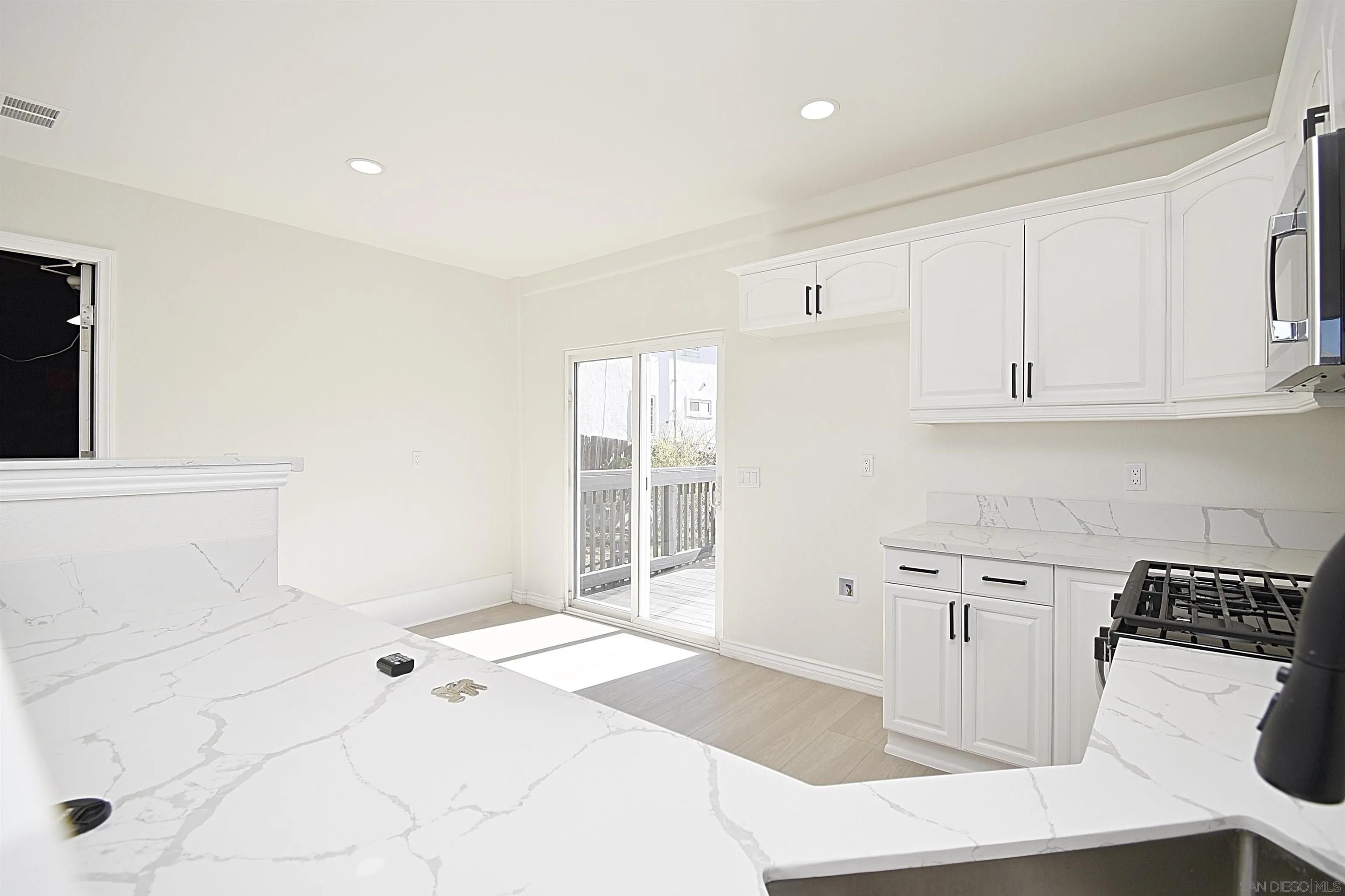 https://cdn.realtyfeed.com/cdn/127/250046357/ee1ad87325a6e5e30f24e9d414f1d975.webp