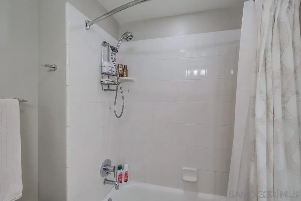 Photo #19: 250046358 Listing: Photo #19