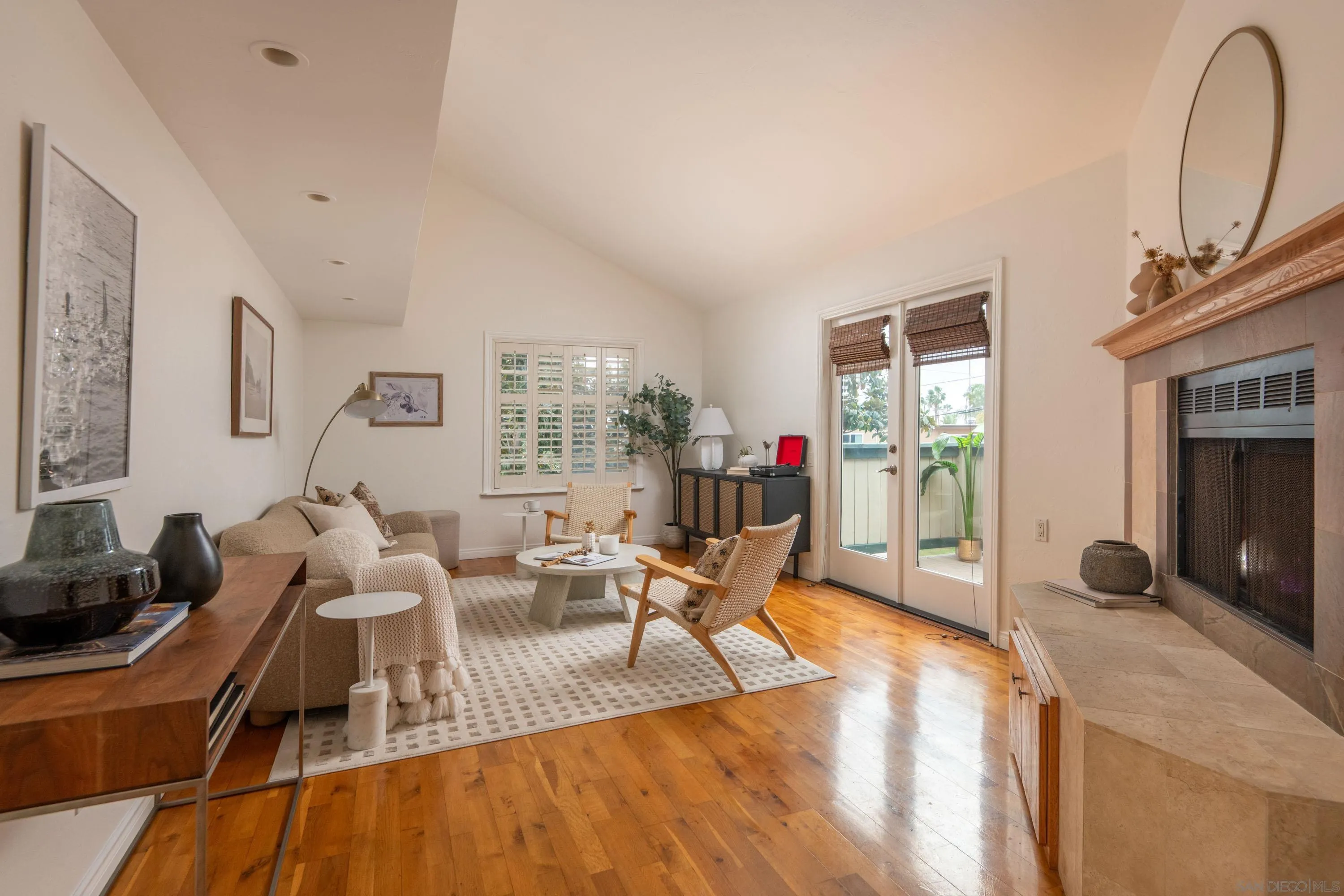 Photo #1: 250046361 Listing: Photo #1