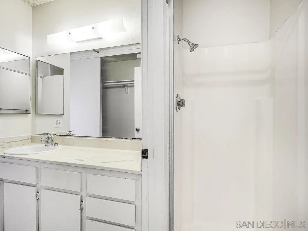 Photo #17: 250046363 Listing: Photo #17