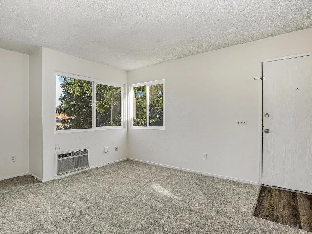 Photo #4: 250046363 Listing: Photo #4