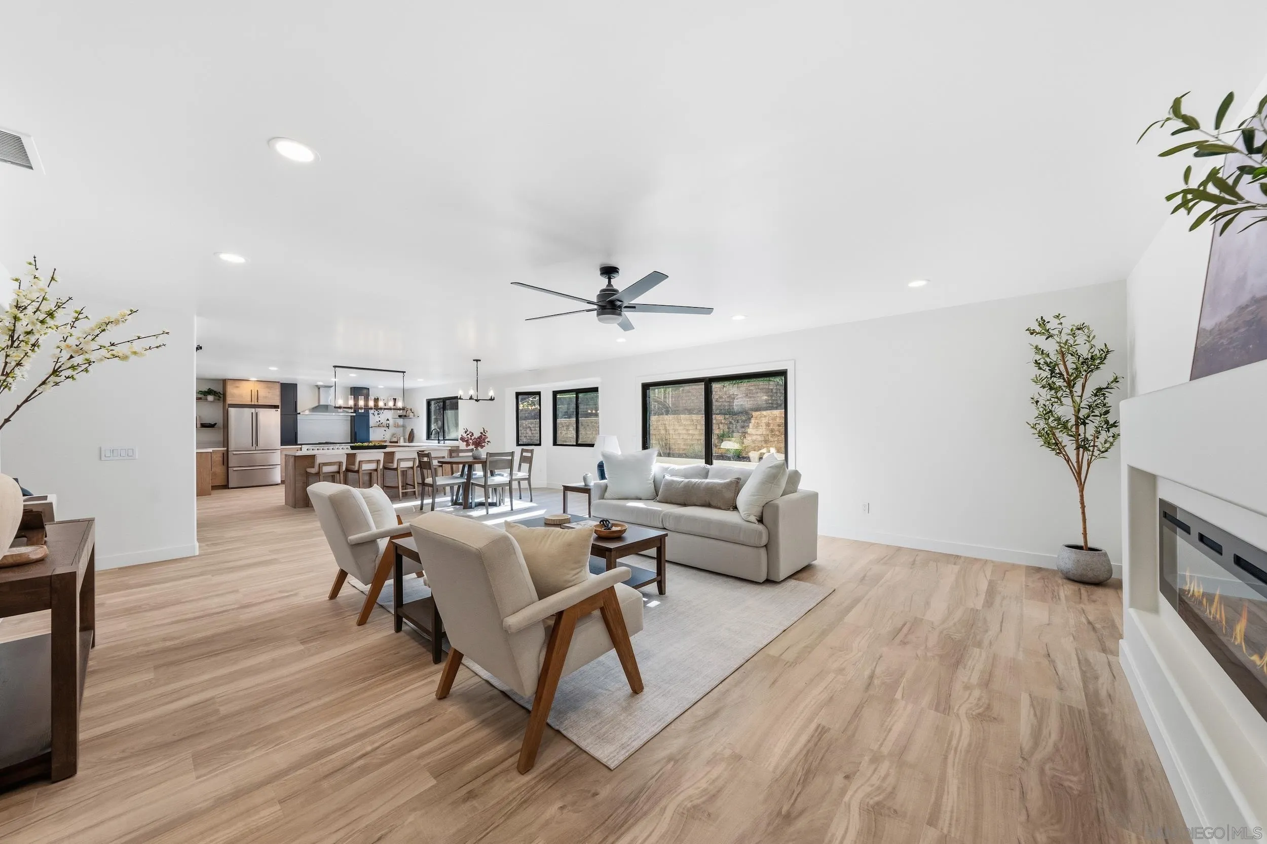 https://cdn.realtyfeed.com/cdn/127/250046371/6a47f1fcad25591c9470d944055c7bcf.webp