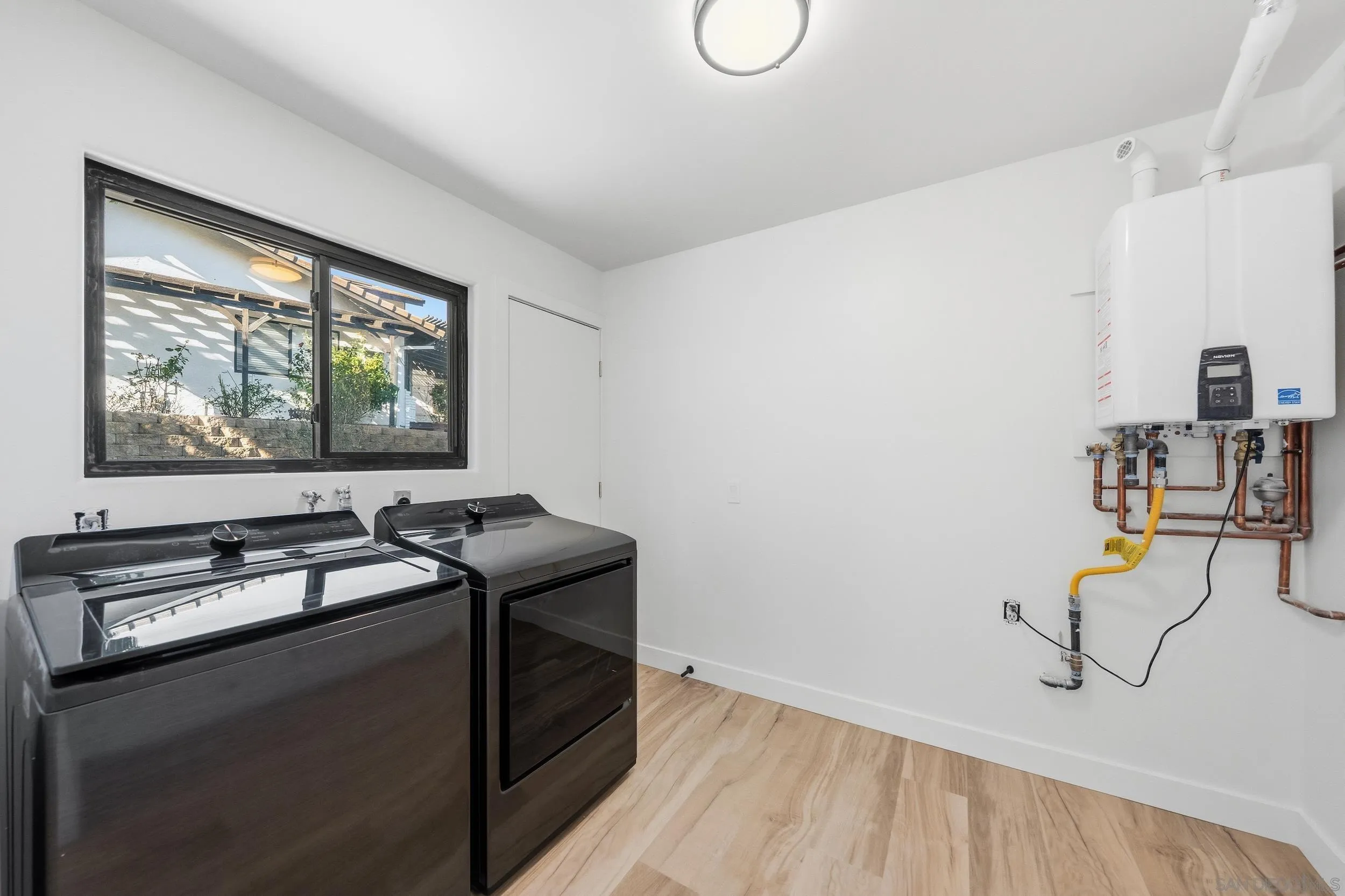 https://cdn.realtyfeed.com/cdn/127/250046371/967c7c28094a204fff7082c419dc132c.webp