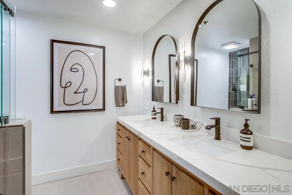 Photo #15: 250046378 Listing: Photo #15