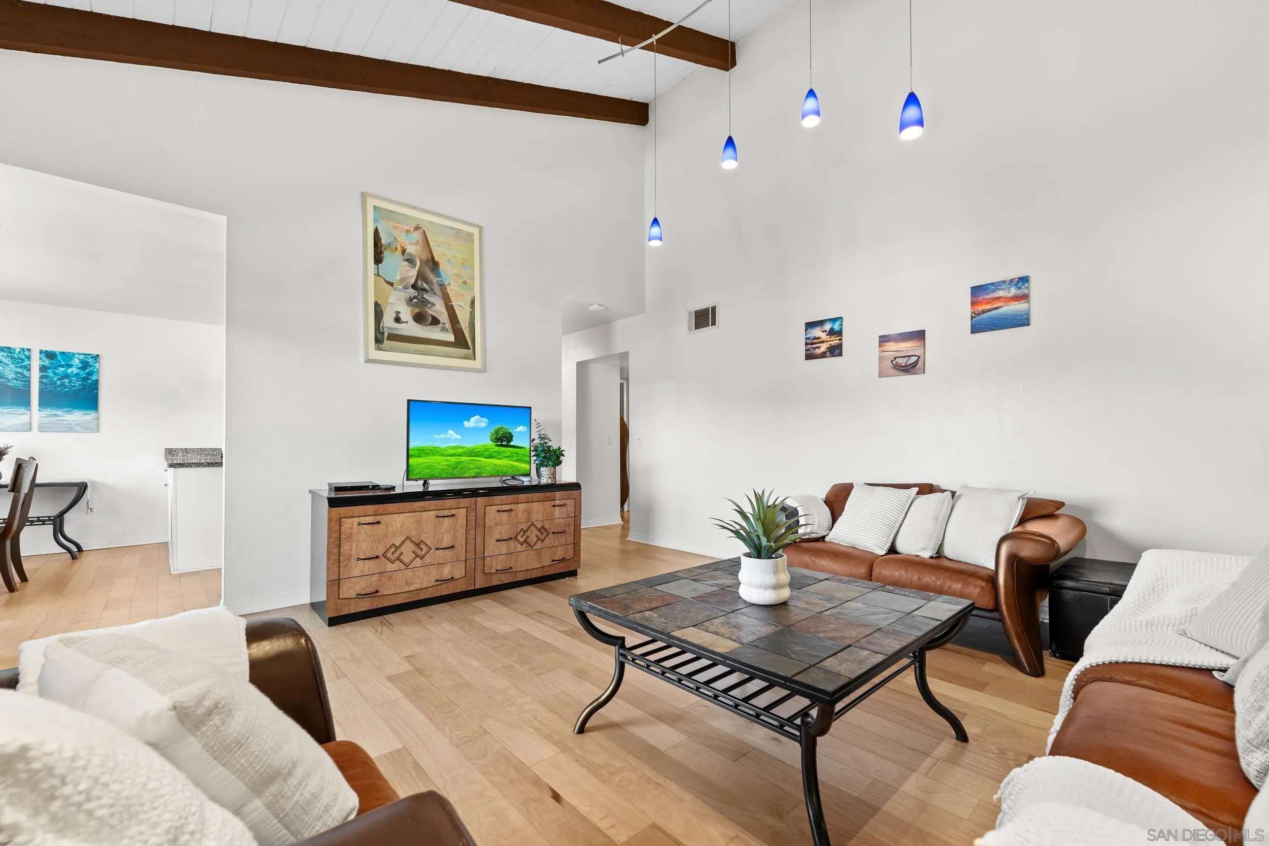 Photo #5: 250046386 Listing: Photo #5