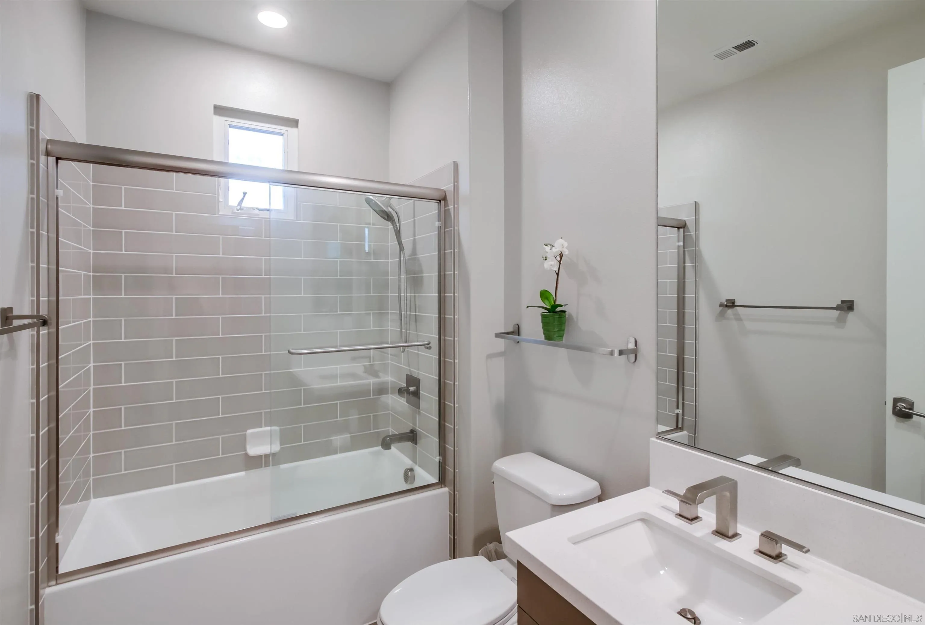 https://cdn.realtyfeed.com/cdn/127/250046396/01c825e409937d273c36346310abb21e.webp