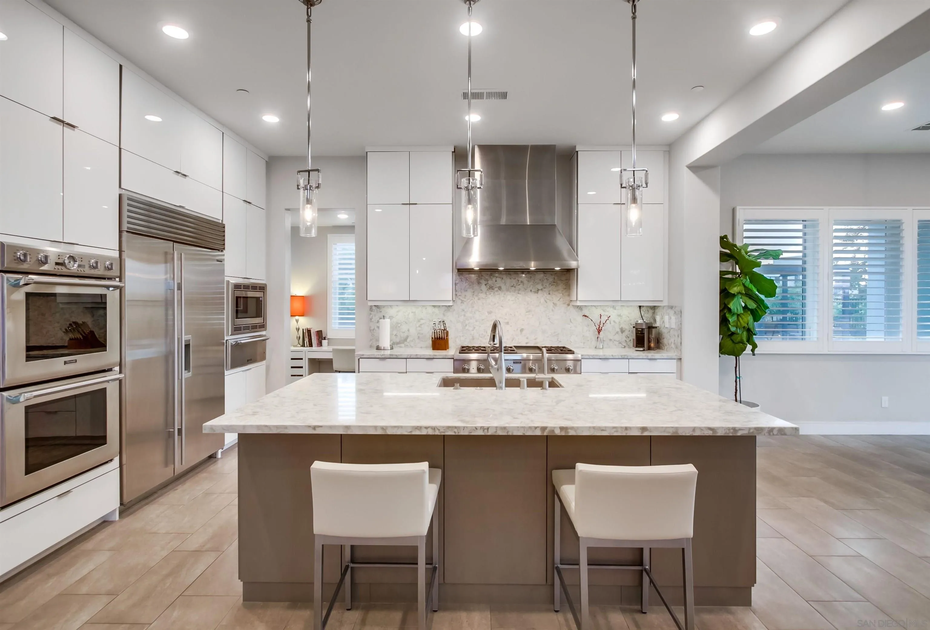 https://cdn.realtyfeed.com/cdn/127/250046396/4a61f92f9719d88fdb89919305a0bd27.webp