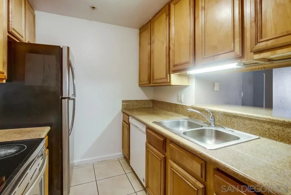 https://cdn.realtyfeed.com/cdn/127/250046398/4e1028f85f4c9f4e428255bb1aeadd24.webp