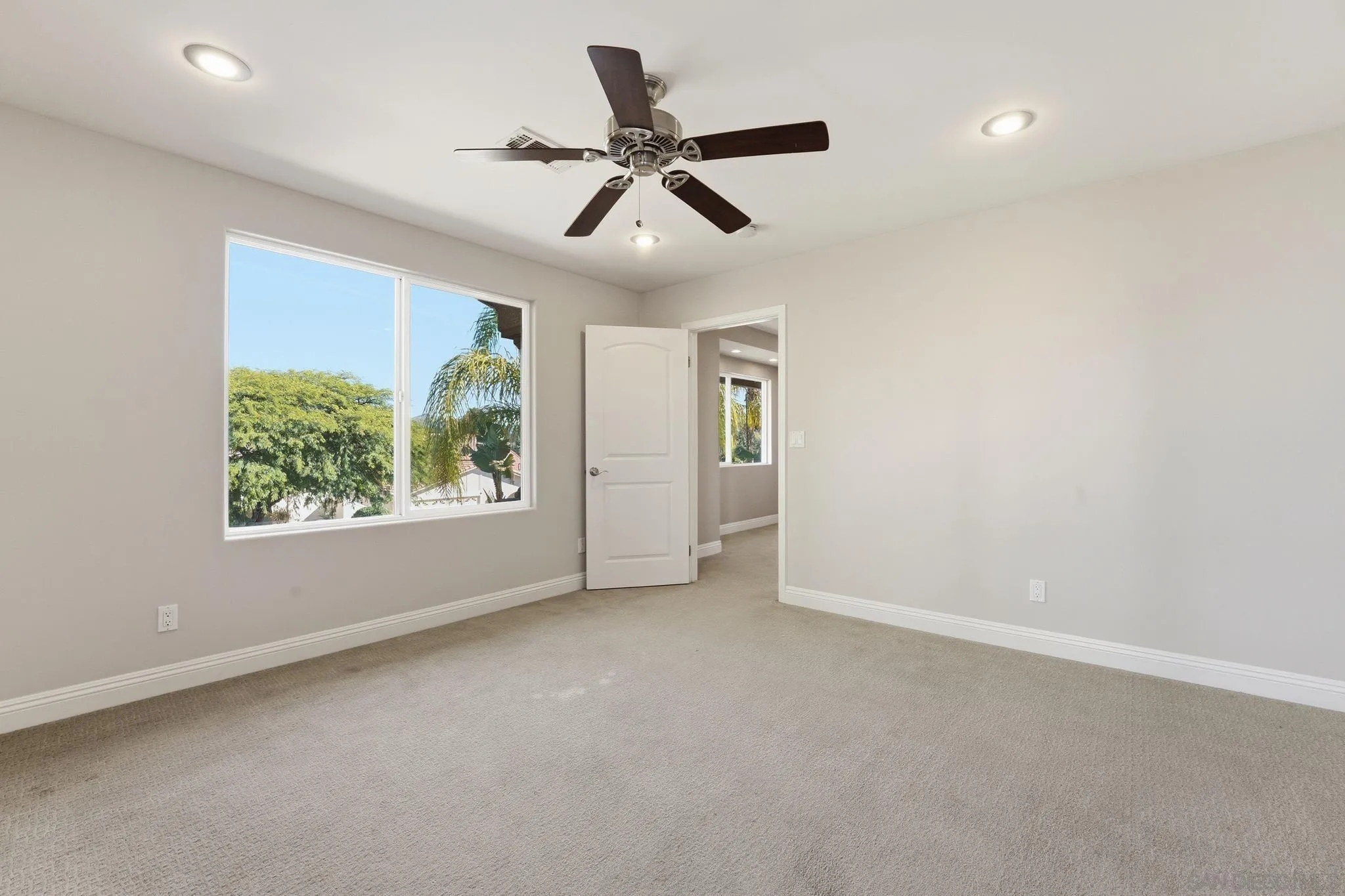 https://cdn.realtyfeed.com/cdn/127/260001275/328e29178578cabbd5e9672b6acb9bb4.webp