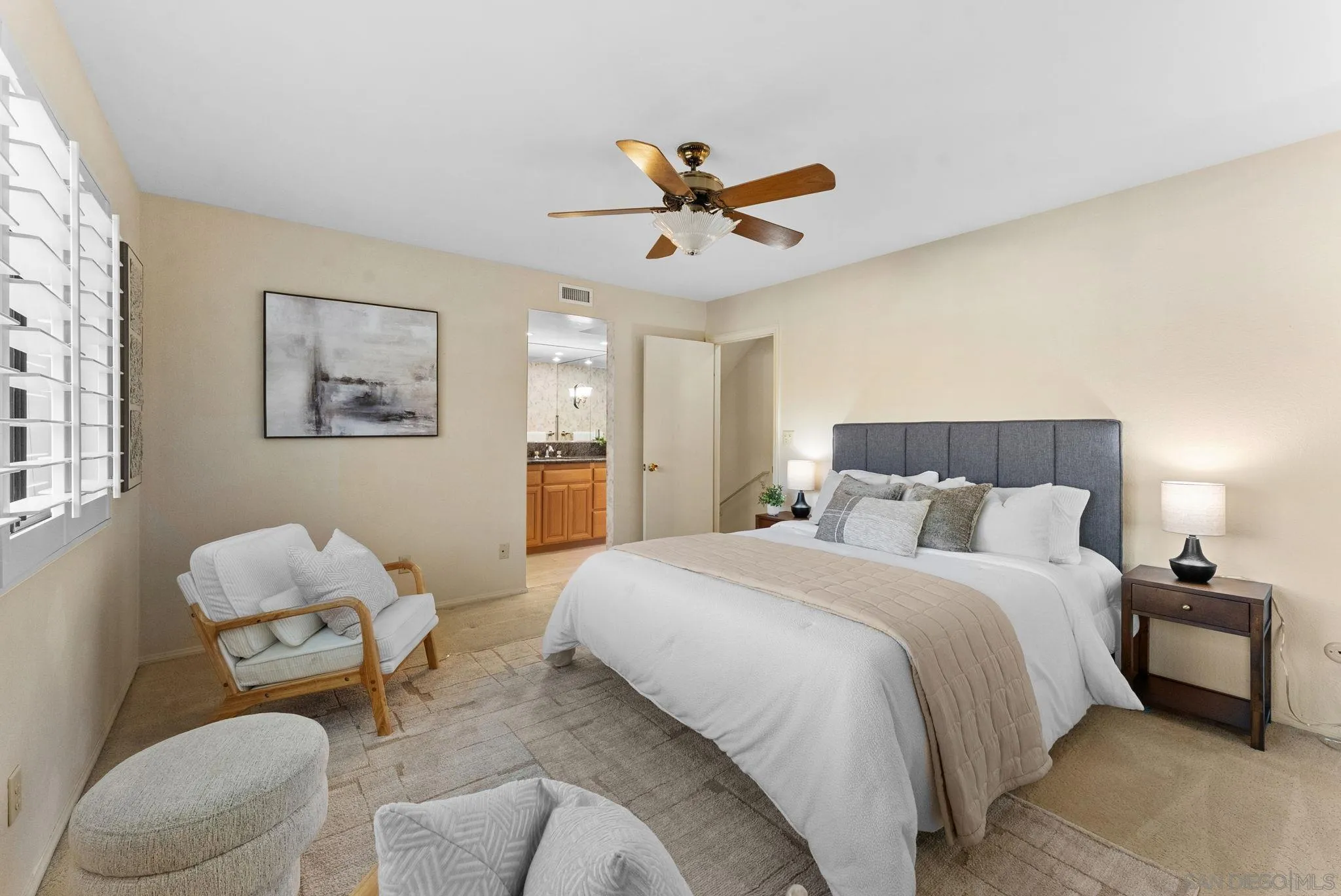 https://cdn.realtyfeed.com/cdn/127/260001278/953f8f7750c64525bfb21c90e7772d53.webp