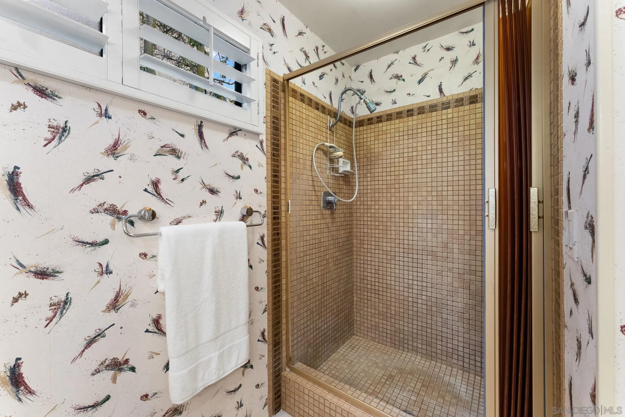 https://cdn.realtyfeed.com/cdn/127/260001278/e6c120e63154a3a91d20be4c07239b14.webp