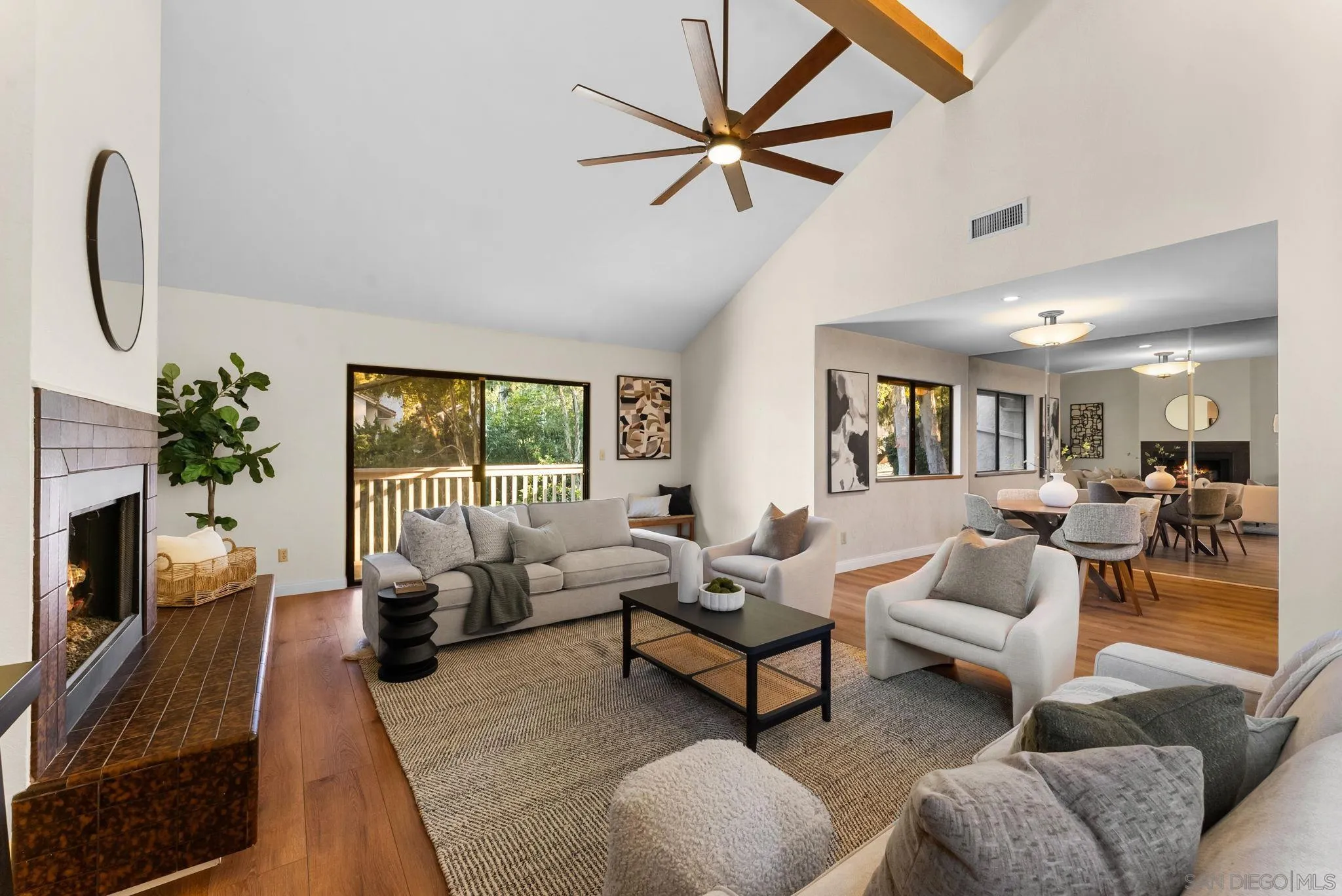 https://cdn.realtyfeed.com/cdn/127/260001278/f43252aee29de9075cecc736814ade72.webp