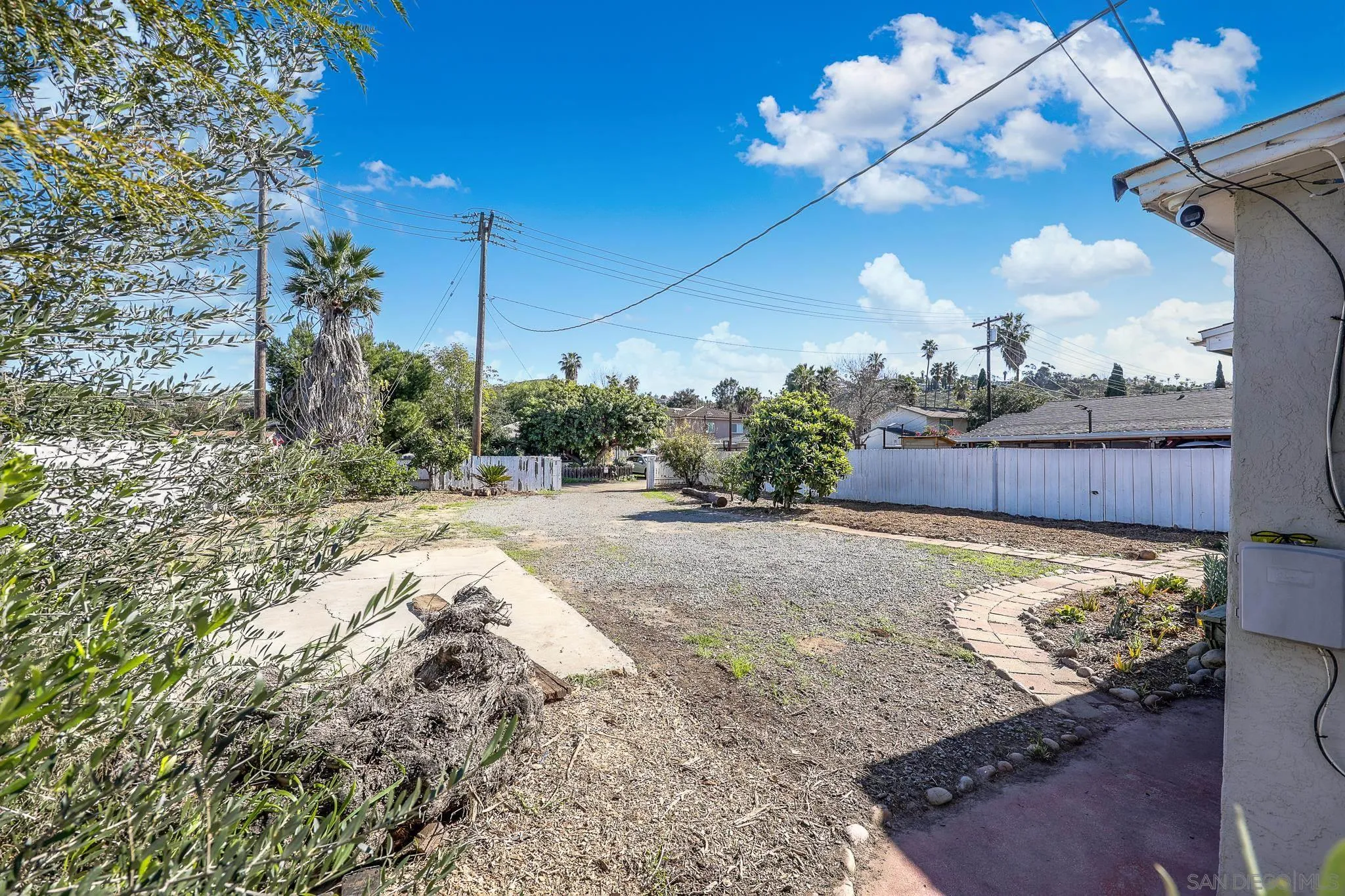 https://cdn.realtyfeed.com/cdn/127/260001284/b48ba07e89449b383cbf27cb2f8b0a94.webp