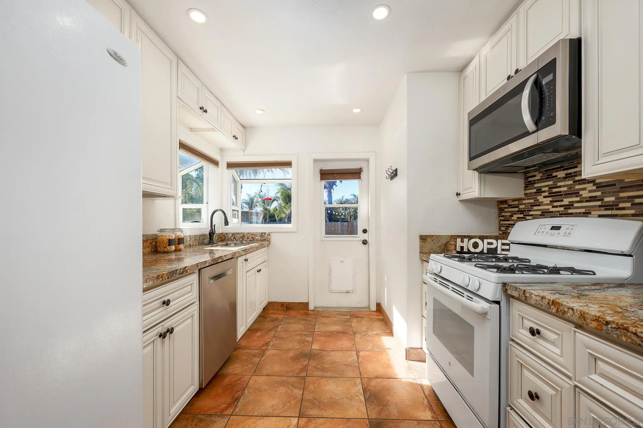 https://cdn.realtyfeed.com/cdn/127/260001284/c9063c8c35bc69ac2d48f20537281a30.webp