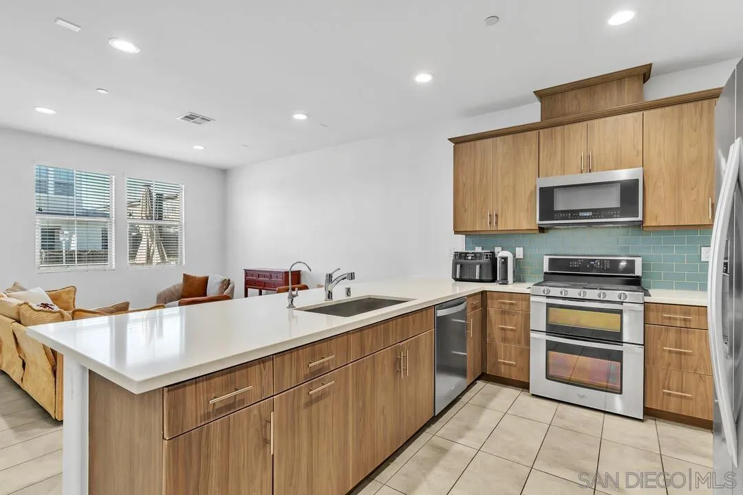https://cdn.realtyfeed.com/cdn/127/260001285/c6227233bb250c8b749e830afb573acc.webp