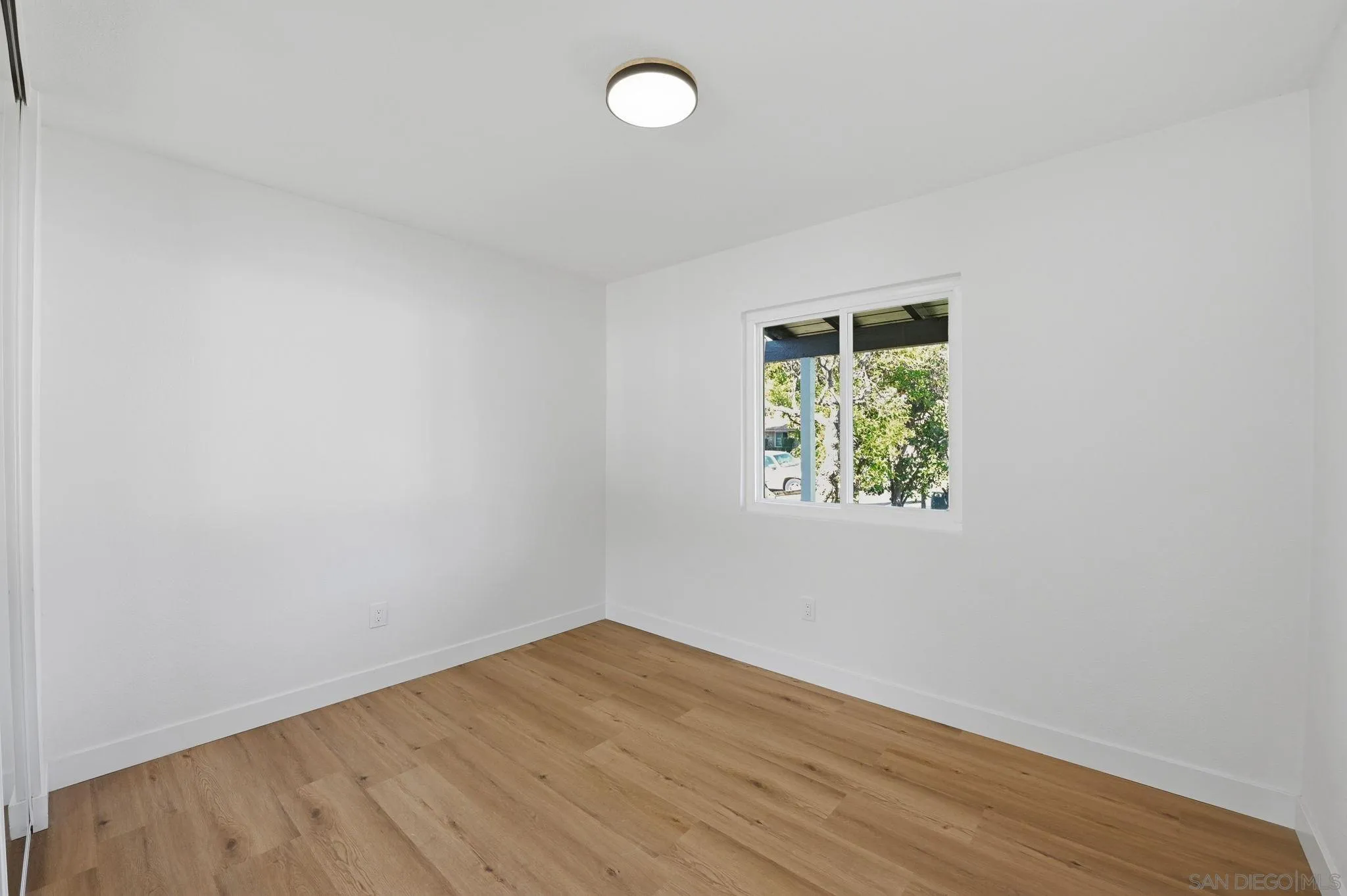 https://cdn.realtyfeed.com/cdn/127/260001286/3aa8e7d5f43542b9821456ed2ef98008.webp