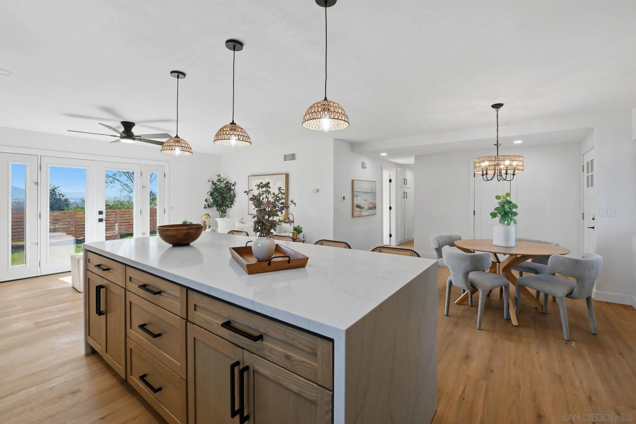 https://cdn.realtyfeed.com/cdn/127/260001286/5af3f49f89faca25b27eab0f4a914ed3.webp