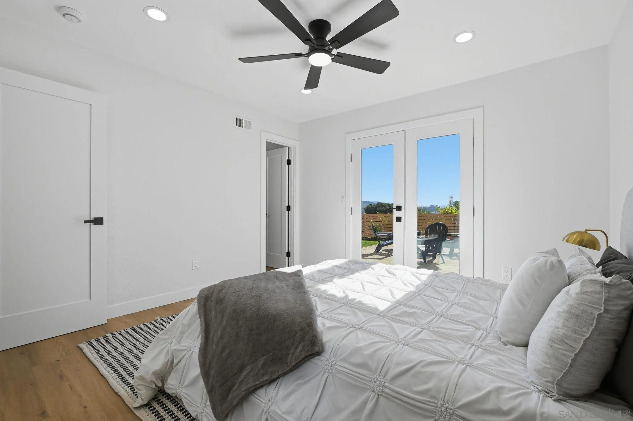 https://cdn.realtyfeed.com/cdn/127/260001286/d70e0ede31162c159a5bf7291582ce01.webp