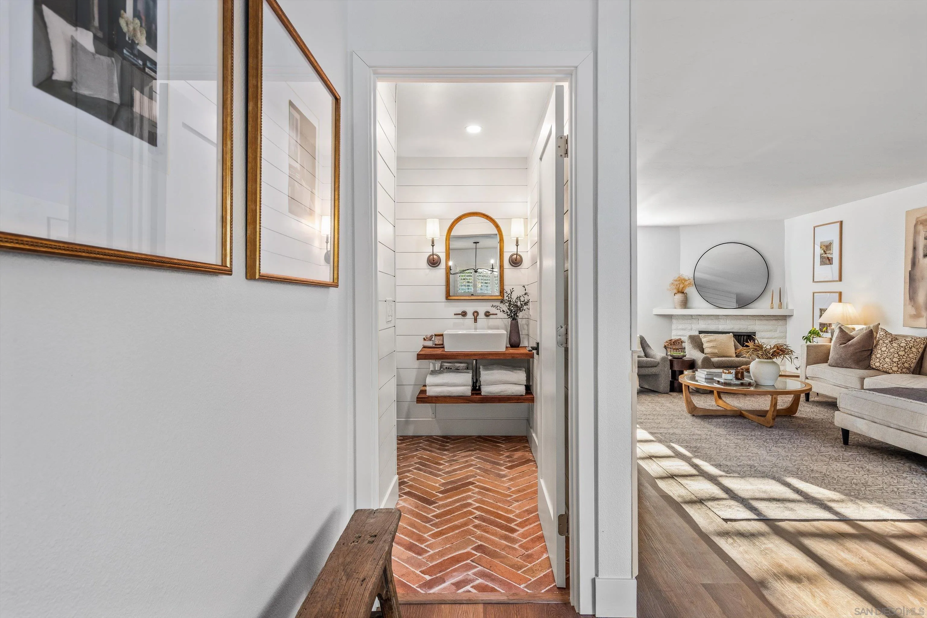 https://cdn.realtyfeed.com/cdn/127/260001289/3e7484b04565c56d3fd4f4626345f3df.webp