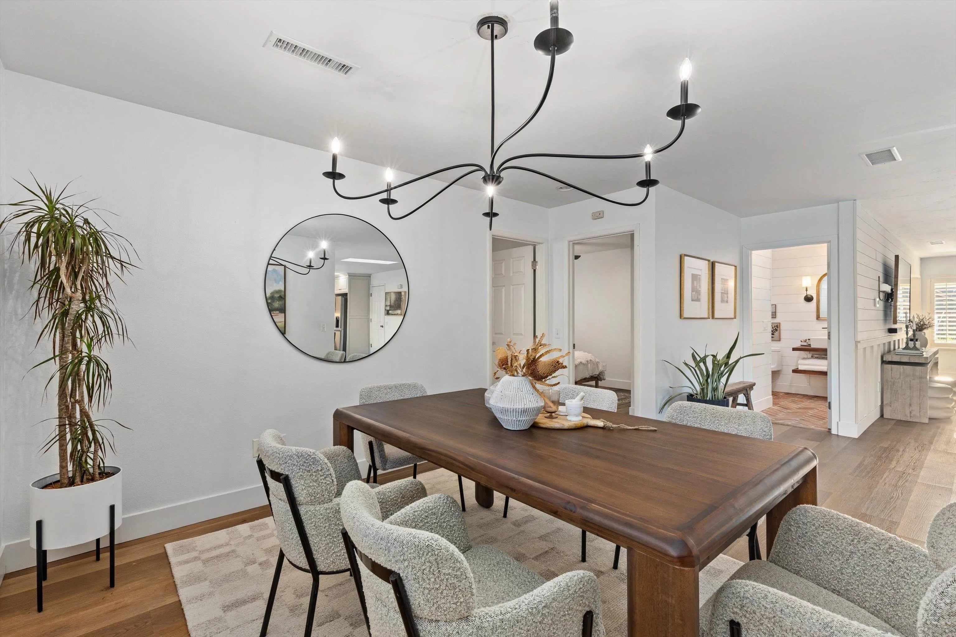 https://cdn.realtyfeed.com/cdn/127/260001289/81d161a499c8485db43ecf2e03ab6466.webp