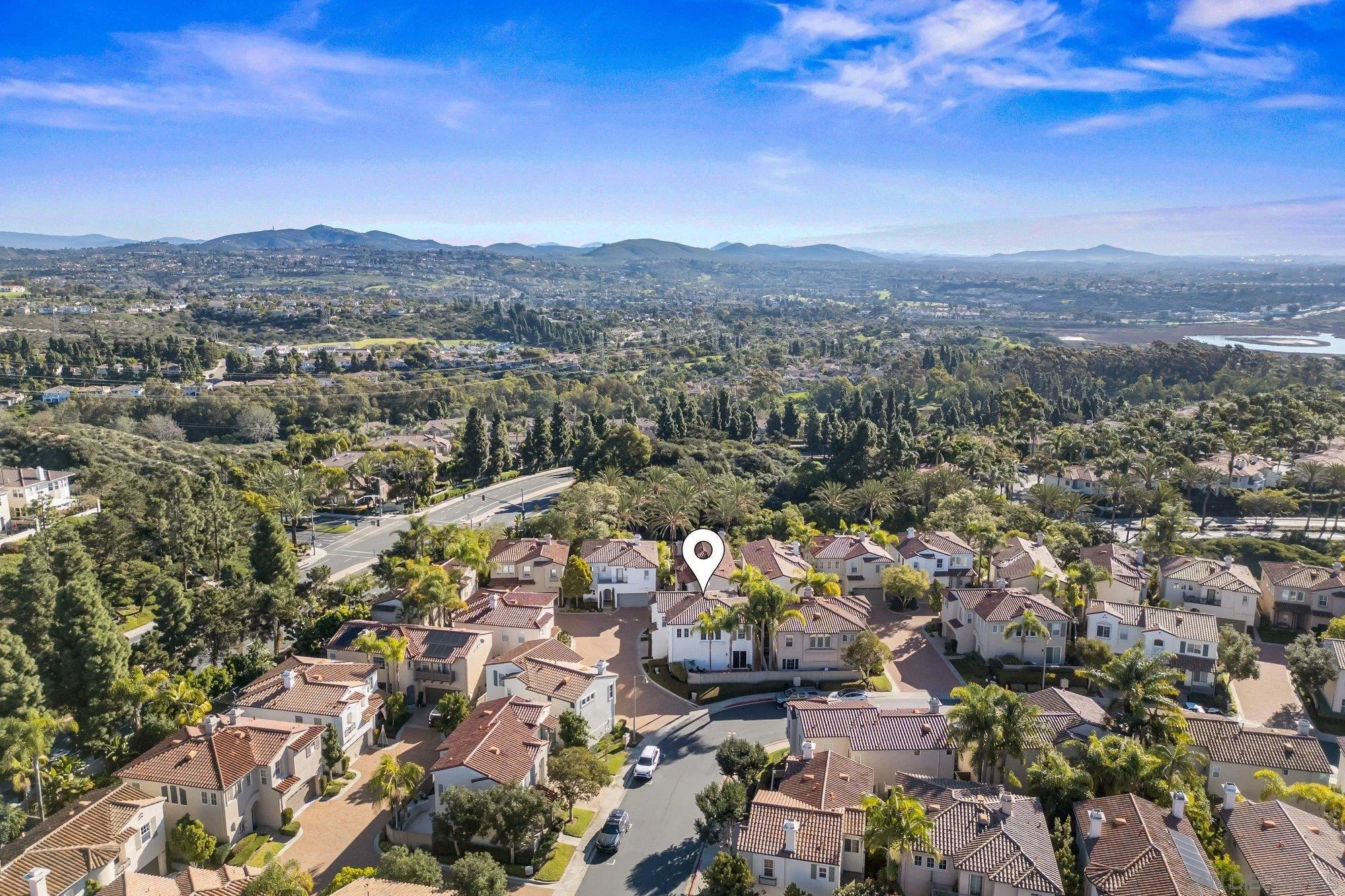 https://cdn.realtyfeed.com/cdn/127/260001294/3ab55e62ed194cbf3e43d6f0127cf573.webp