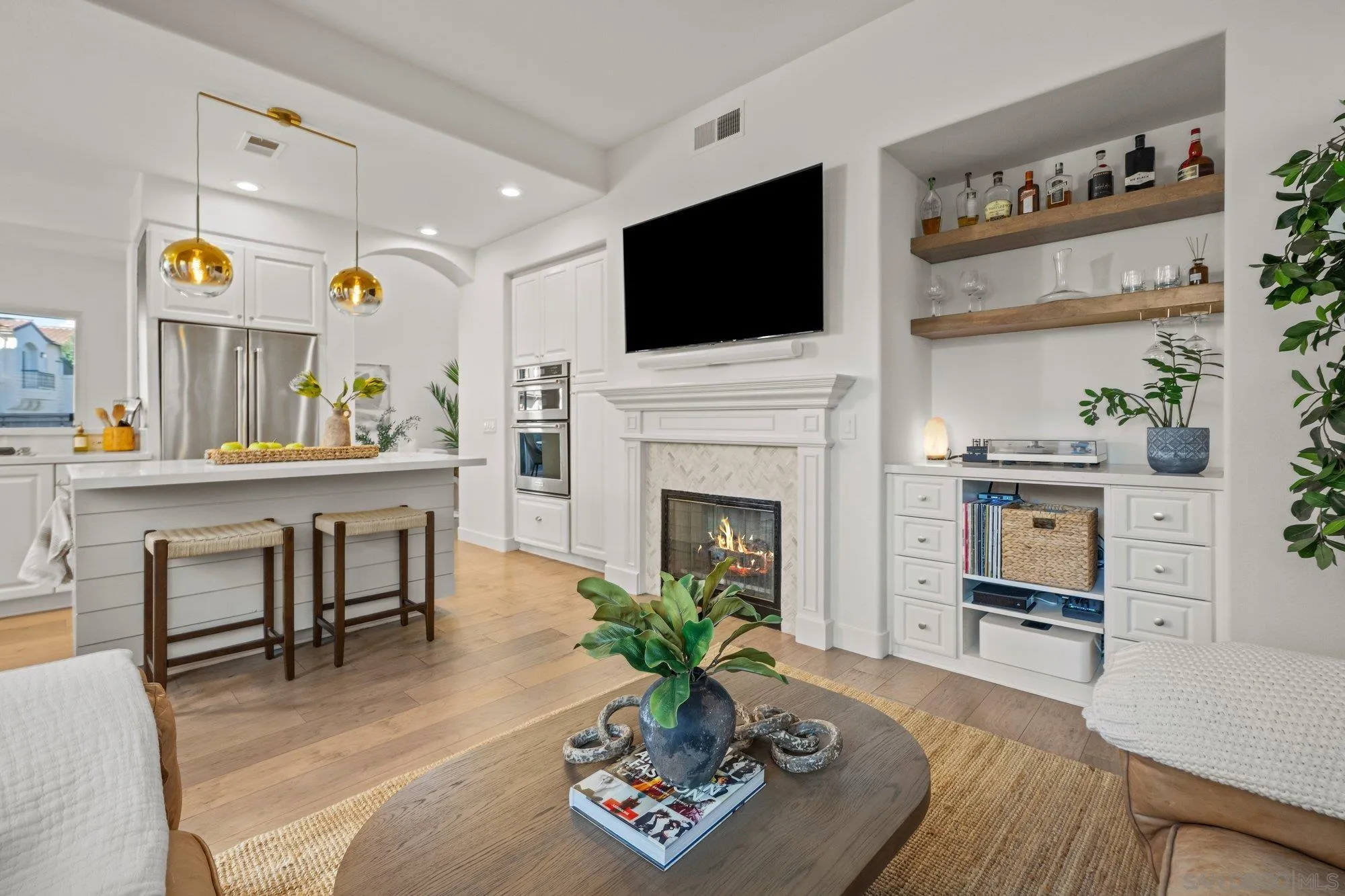 https://cdn.realtyfeed.com/cdn/127/260001294/5daf3081851b4becca38f5a4a5bc9d1a.webp
