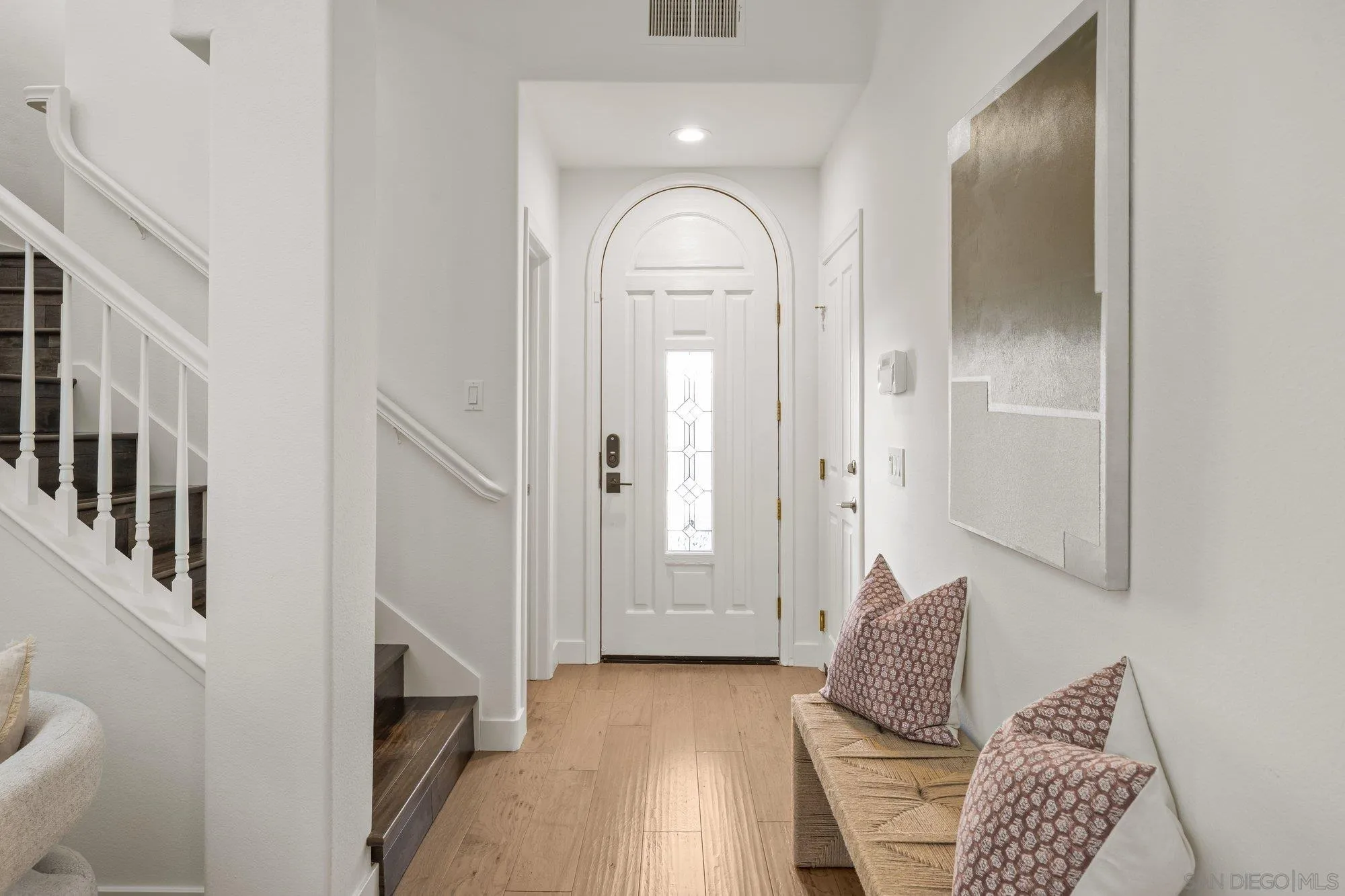 https://cdn.realtyfeed.com/cdn/127/260001294/b35dc1b1b06601a952996caf9982cabb.webp