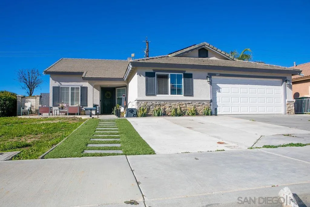 1419 Hummingbird Way