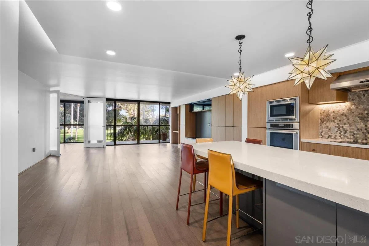 Photo #2: 260001299 Listing: Photo #2