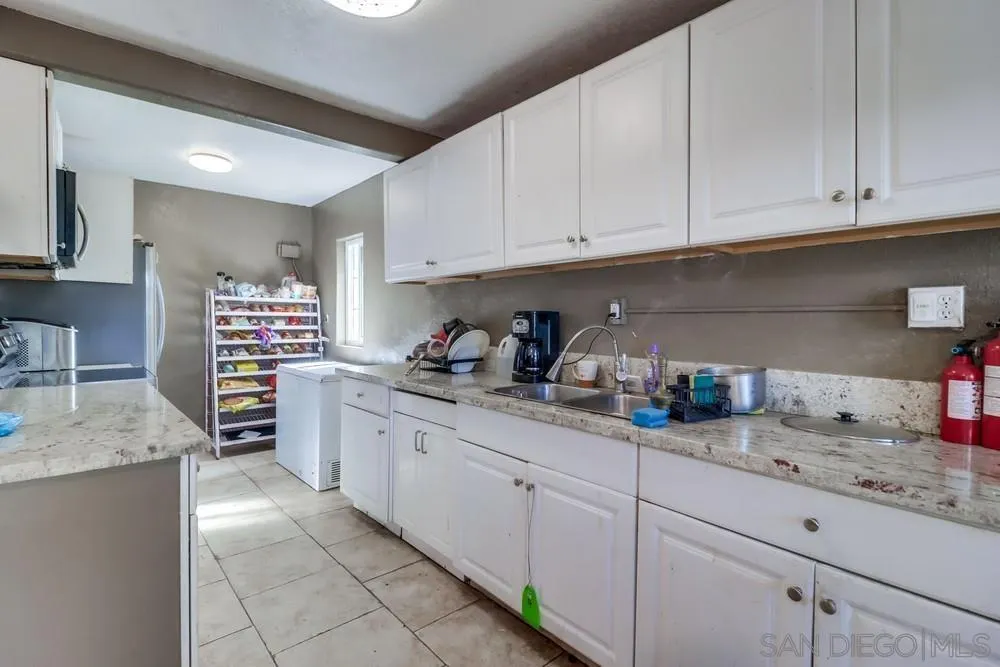 https://cdn.realtyfeed.com/cdn/127/2600013/1fb859bea0427f6a6ce60513c4155d41.webp