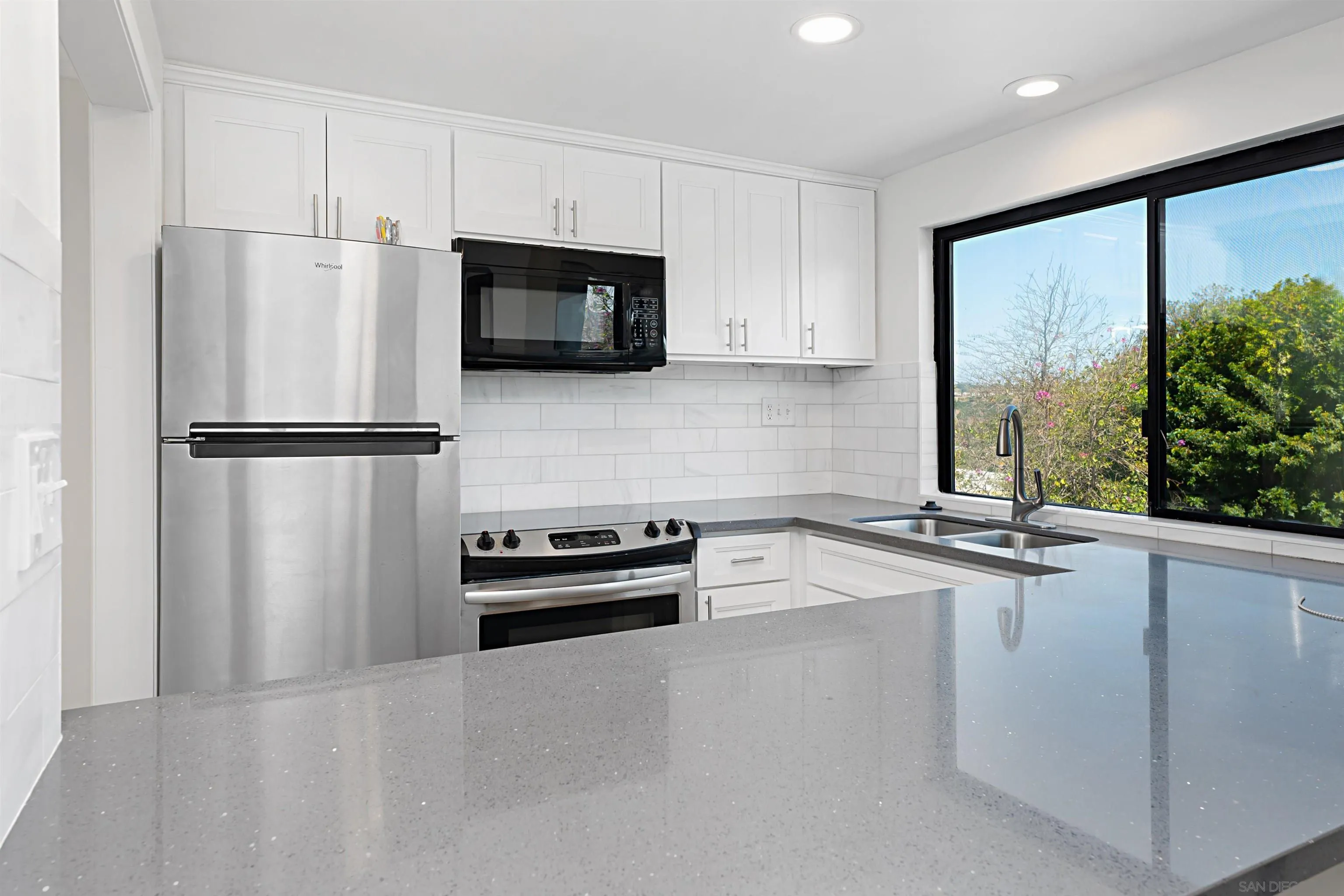 https://cdn.realtyfeed.com/cdn/127/260001302/09d82c67e72711881674dd8cbd2c5443.webp