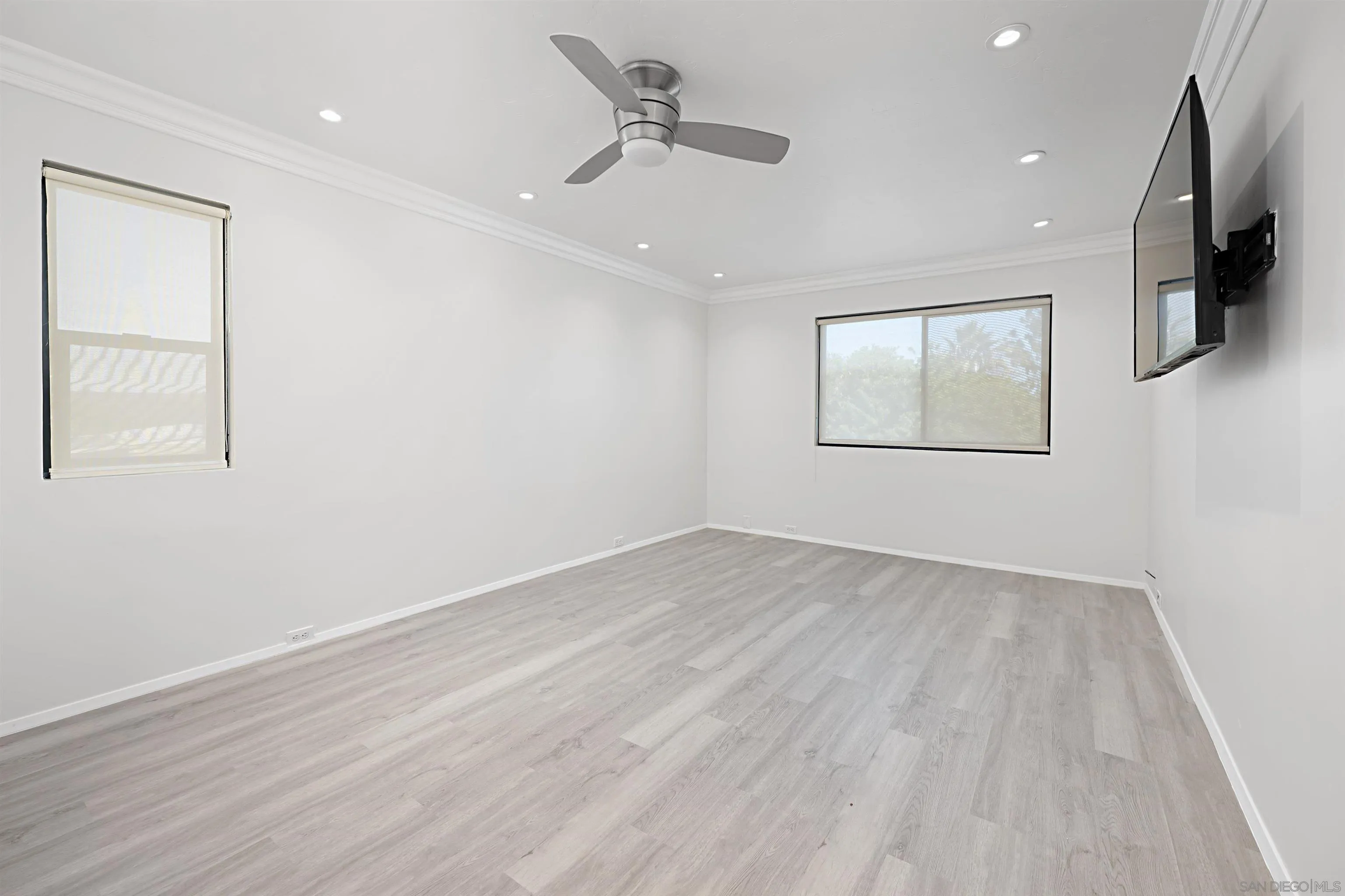 https://cdn.realtyfeed.com/cdn/127/260001302/13f06a8527bd55b85501940b9901407f.webp