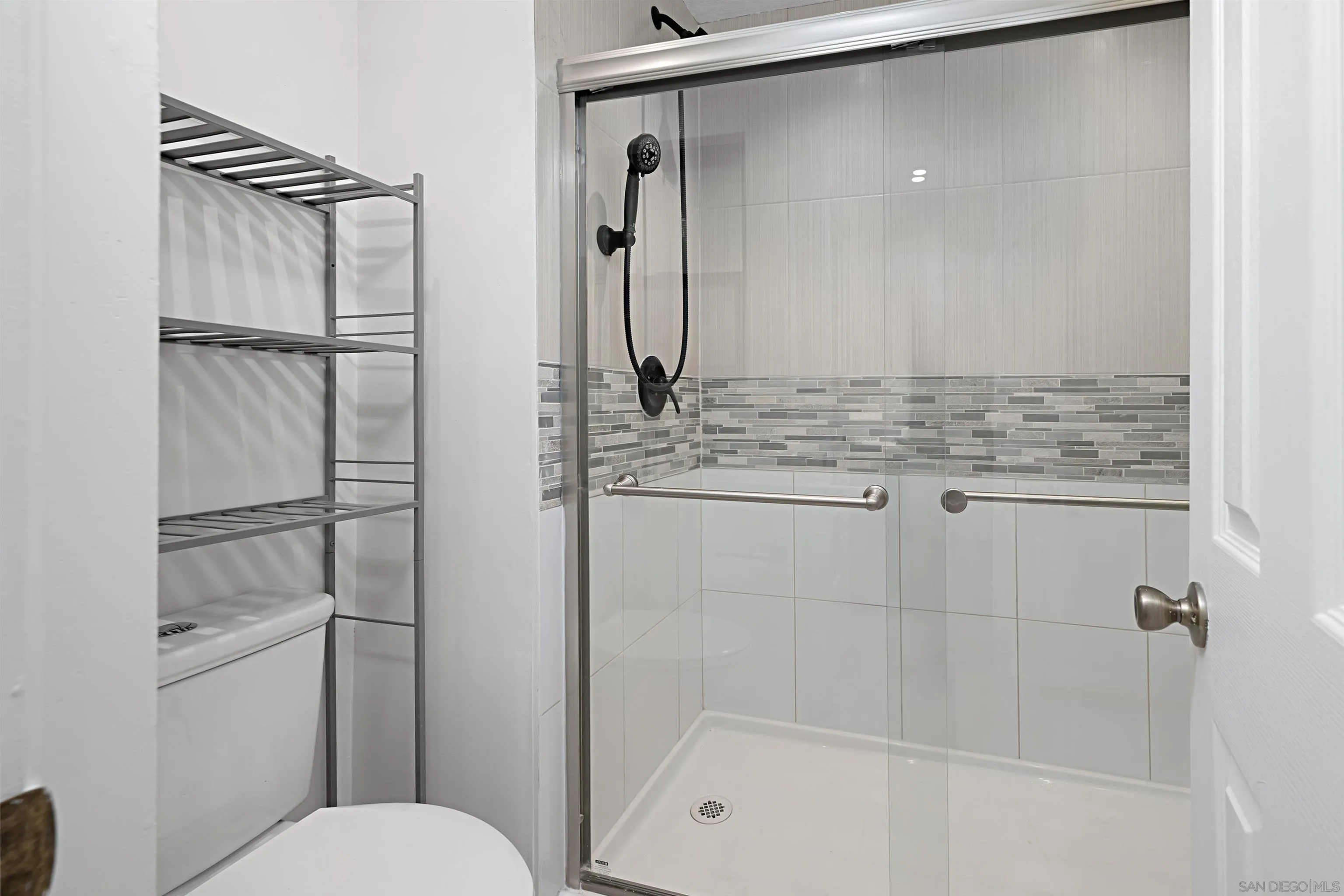 https://cdn.realtyfeed.com/cdn/127/260001302/a41078fc3eadb2af521411891bf9d22a.webp