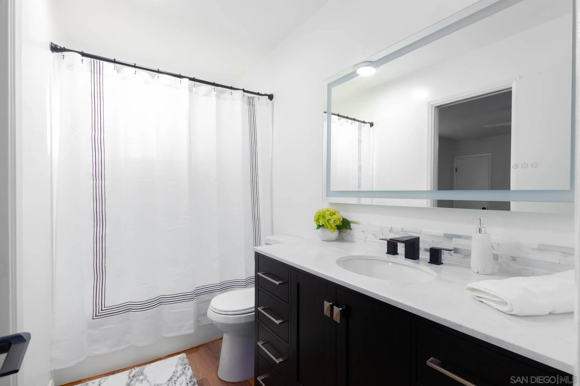 https://cdn.realtyfeed.com/cdn/127/260001303/11fda888709030b5de17deca3e08afb4.webp