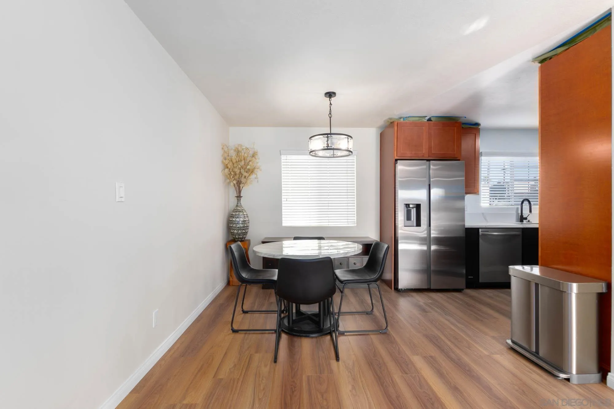 https://cdn.realtyfeed.com/cdn/127/260001303/664923b64328d562833fe485da3477d7.webp