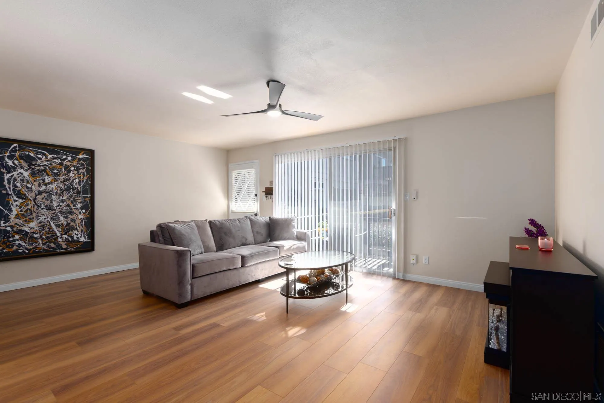 https://cdn.realtyfeed.com/cdn/127/260001303/91209f2828ea63d71372a6a31c21a020.webp