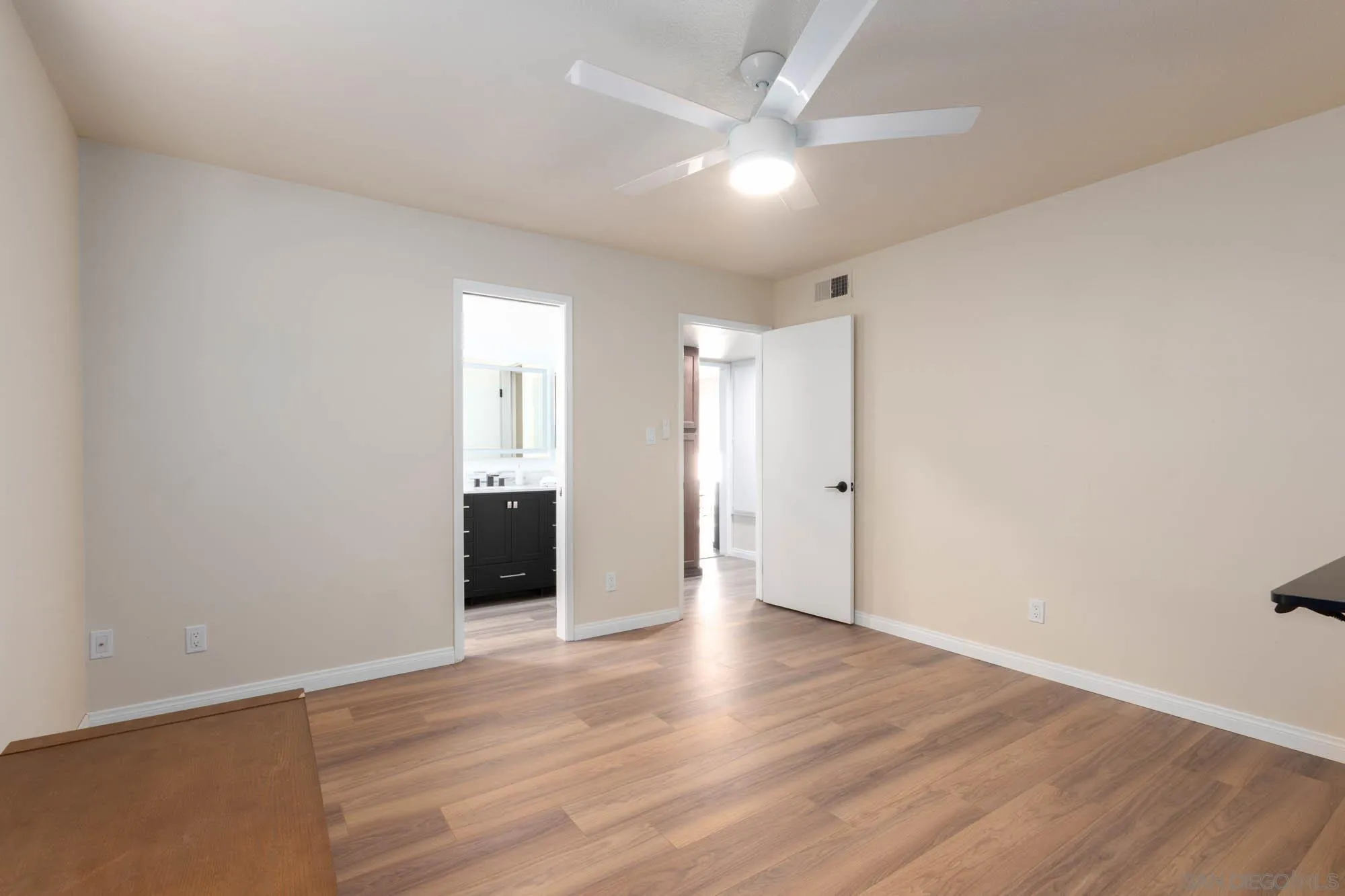 https://cdn.realtyfeed.com/cdn/127/260001303/c346044c6ef4b318589b8cdde1e6fc7c.webp