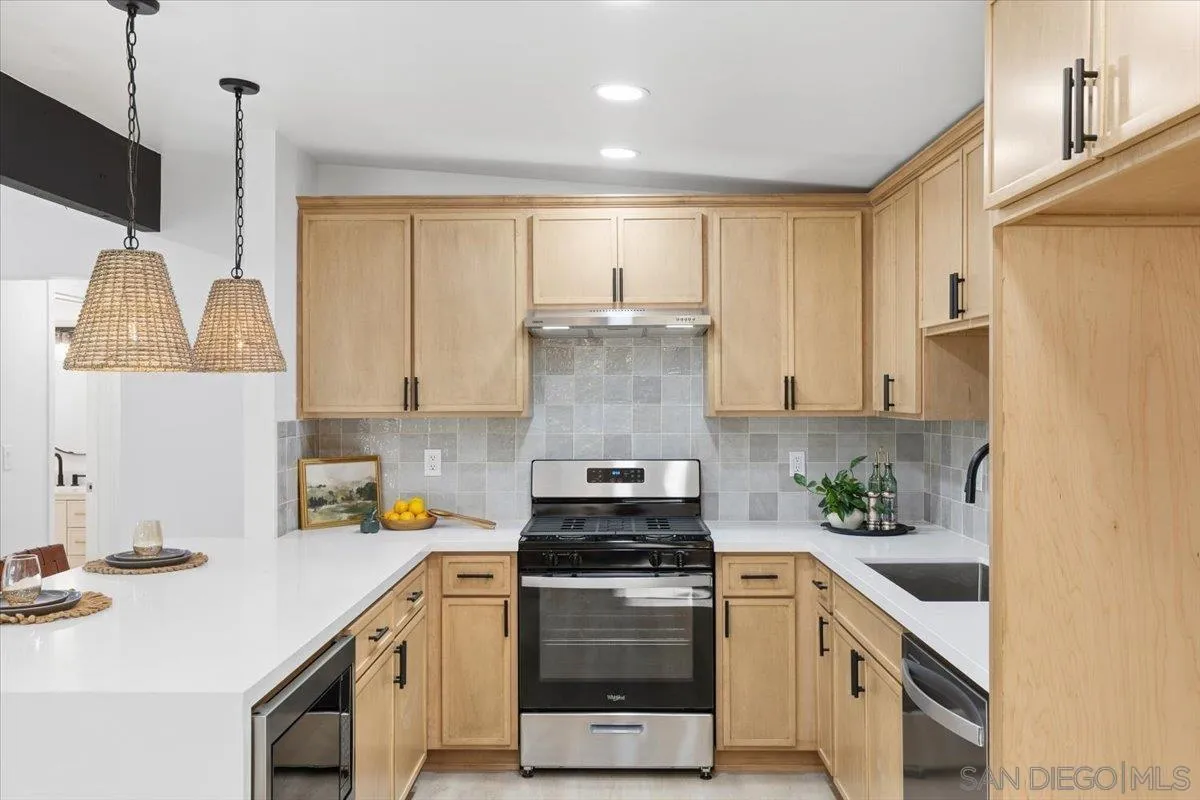 https://cdn.realtyfeed.com/cdn/127/260001304/c2b72437548d338d184f1fddb8afe428.webp