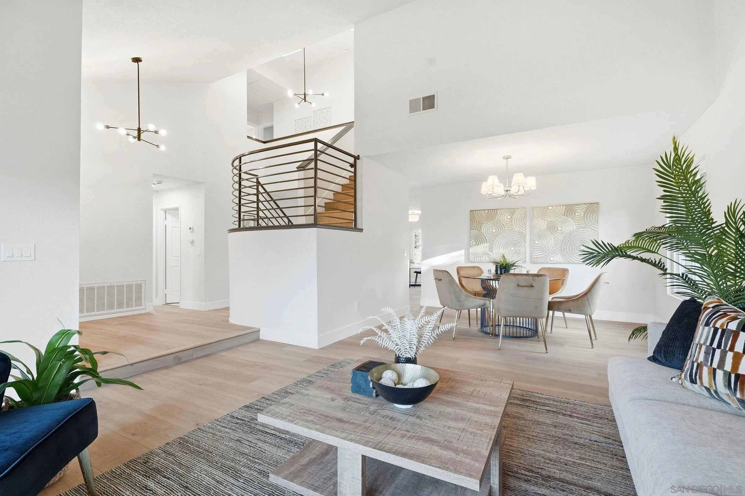 https://cdn.realtyfeed.com/cdn/127/260001311/9b4b2a4857eabea3b001315126eeceb0.webp