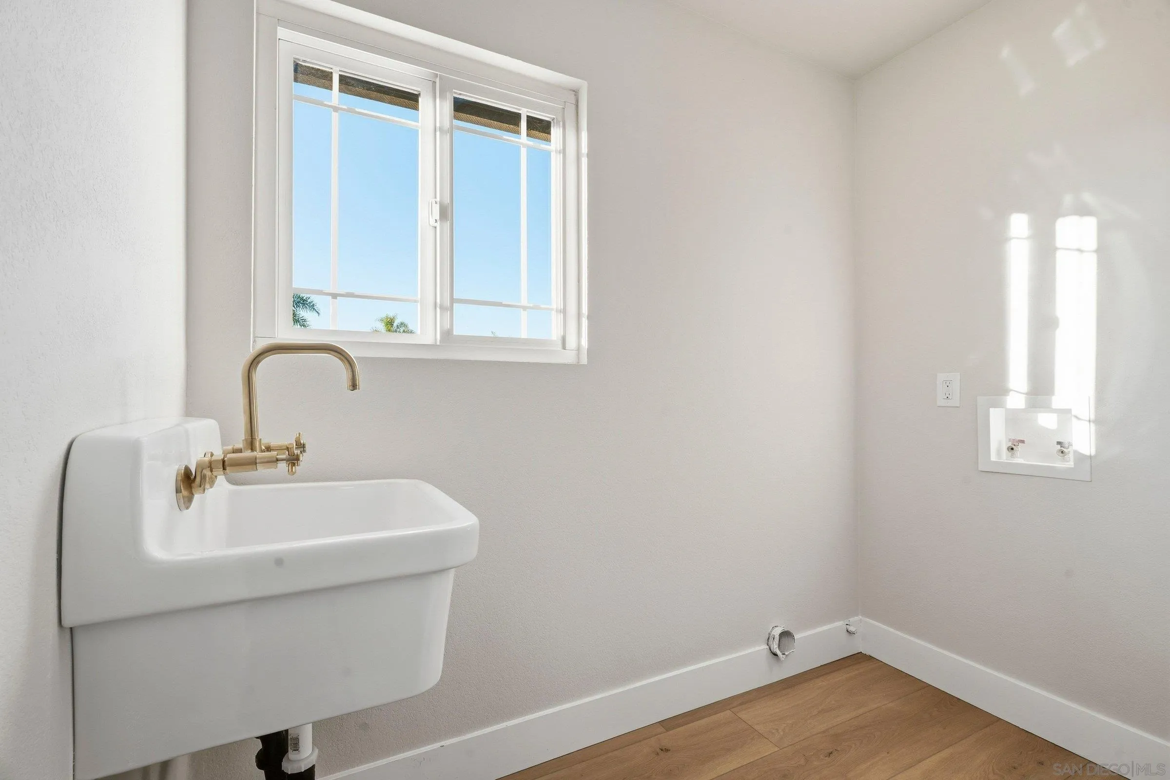 https://cdn.realtyfeed.com/cdn/127/260001311/ed722fc0f29d8766ec5d230e50c5457e.webp